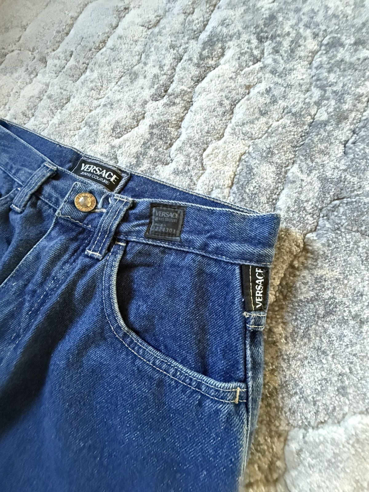 Versace Jeans Couture Versace Jeans Couture Carrot Cut Tappered Jeans Deadstock Size US 28 / EU 44 - 21 Thumbnail