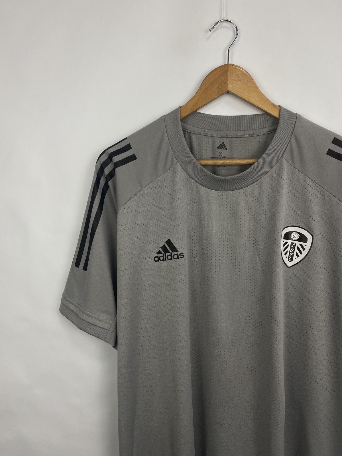 Adidas 🏴󠁧󠁢󠁥󠁮󠁧󠁿 Y2K 2020 Adidas Leeds United LUFC Soccer Jersey Blokecore Size US XL / EU 56 / 4 - 2 Thumbnail