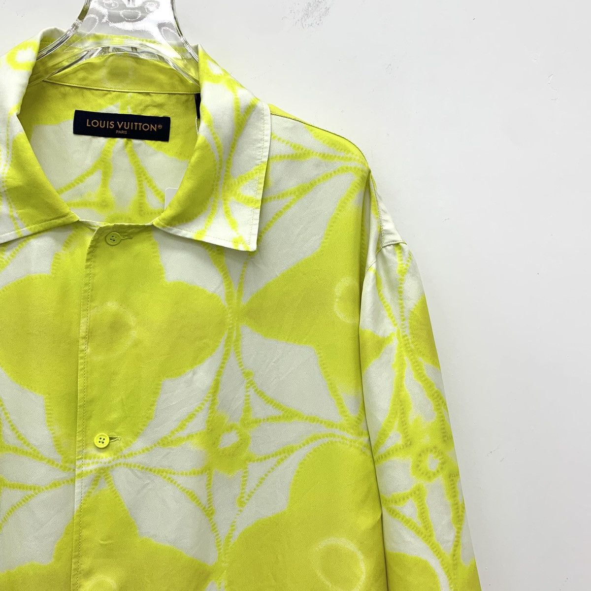 Louis Vuitton Louis Vuitton Logo Printed Silk Short Sleeve Shirt K26WX Size XL / US 12-14 / IT 48-50 - 3 Thumbnail