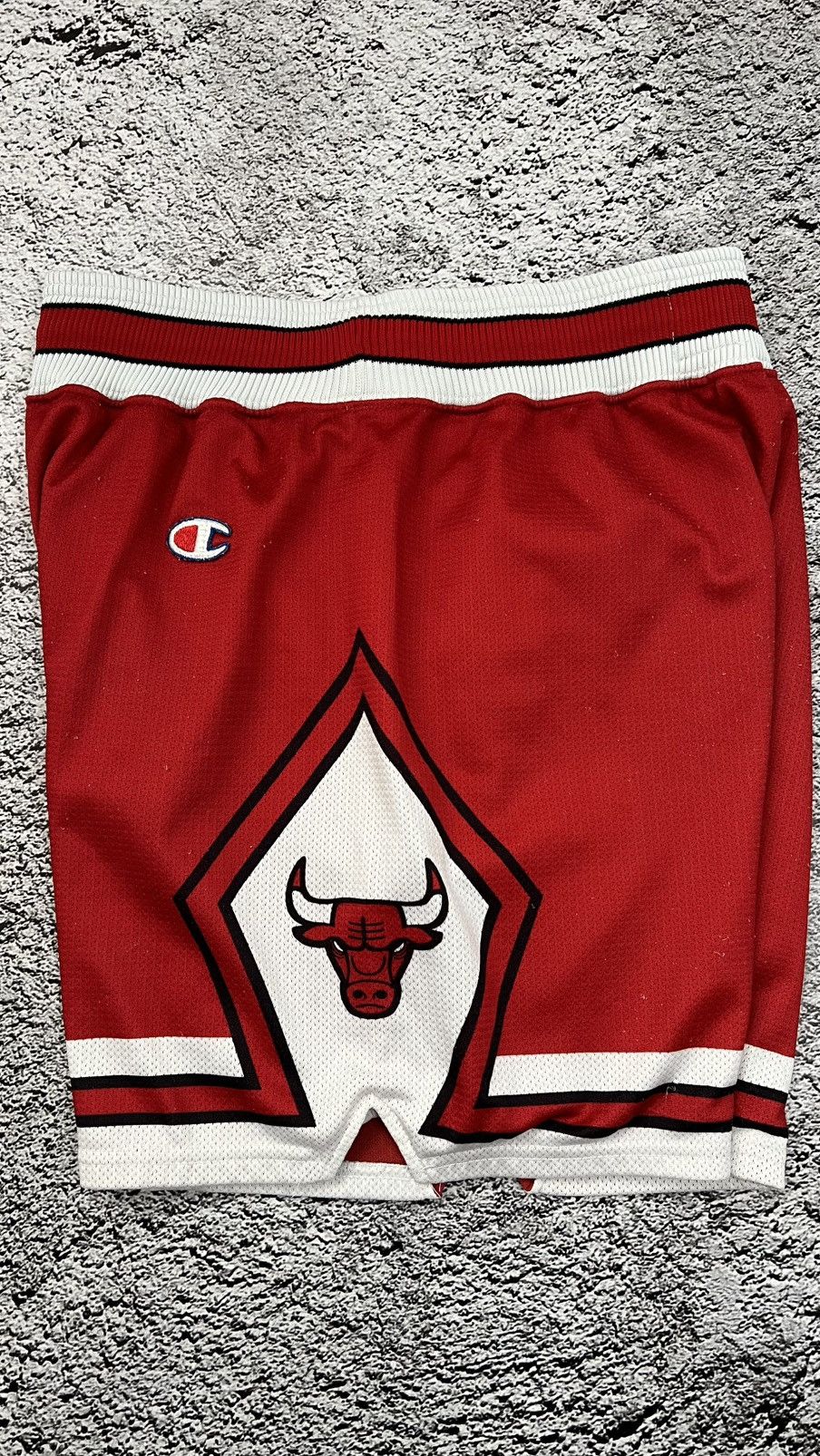 Champion × NBA × Vintage VTG 90’s Chicago Bulls NBA Michael Jordan champion shorts Size US 32 / EU 48 - 5 Thumbnail