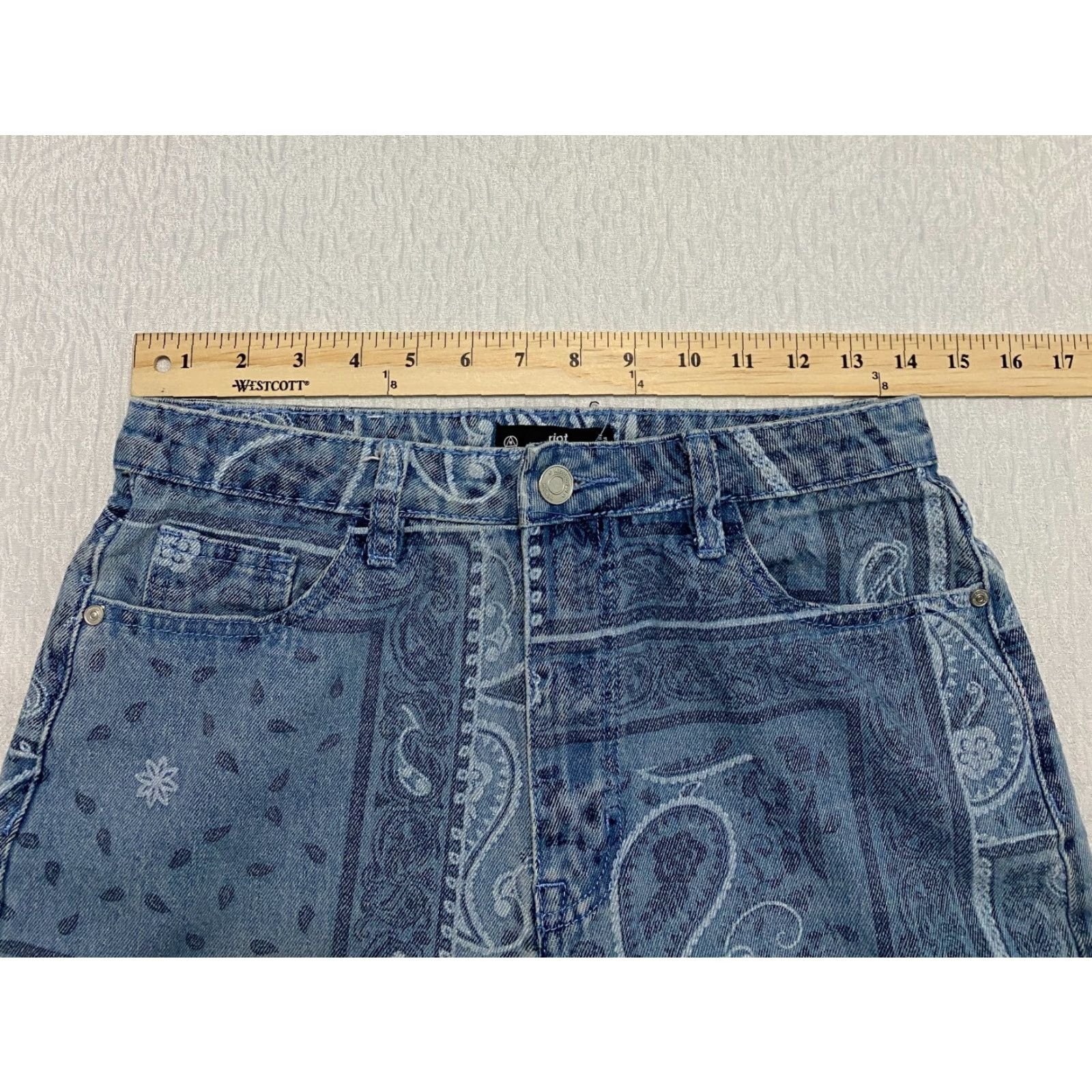 Missguided Missguided Jeans Womens 6 High Rise Mom Denim Blue Paisley 5-Pocket Distressed Bandana Pattern Jeans Mens? Size 28" / US 6 / IT 42 - 3 Thumbnail