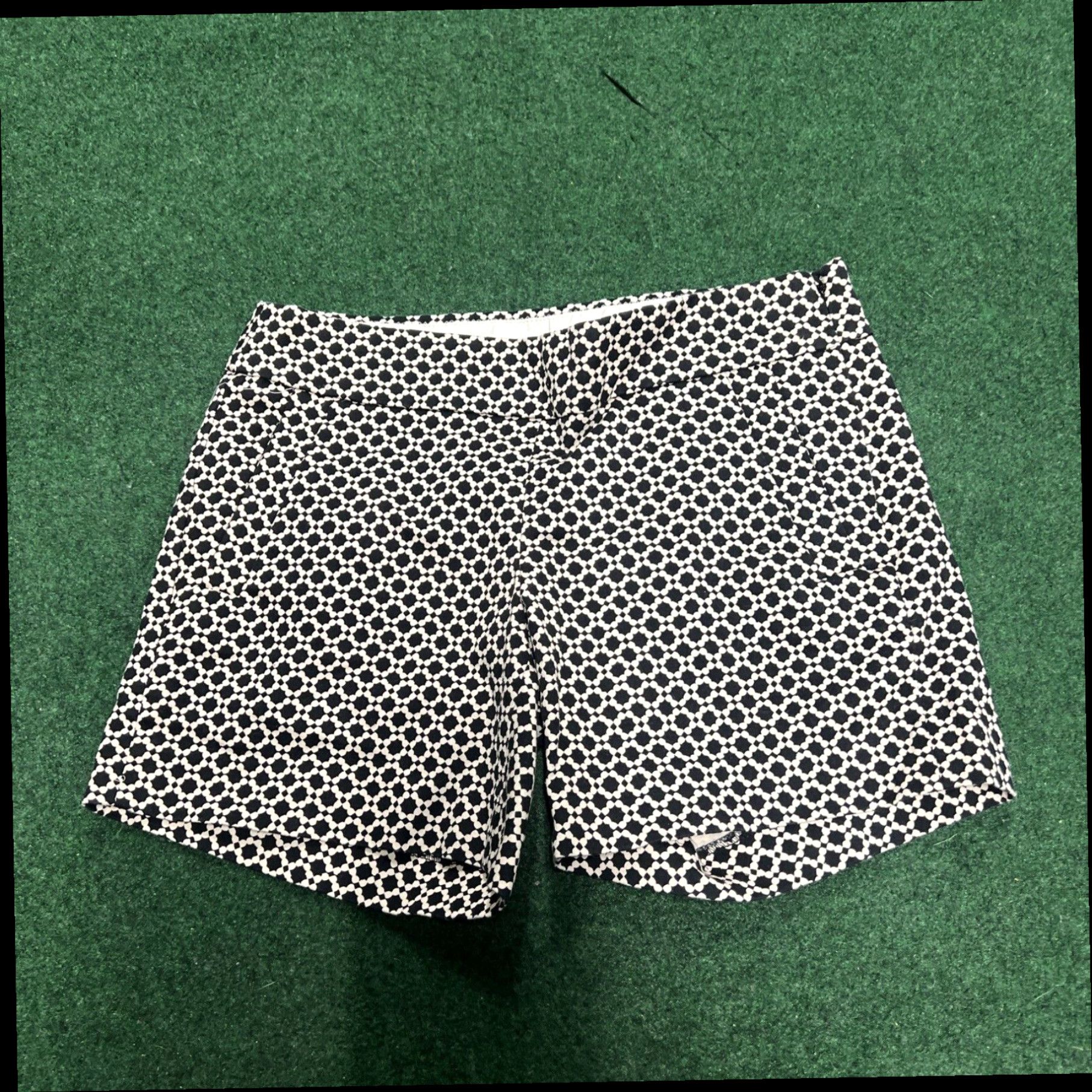 J.Crew J Crew 3" Chino Shorts Black/White Geometric Print Stretch Women's Size 0 Size 25" / US 0 / IT 36 - 1 Thumbnail