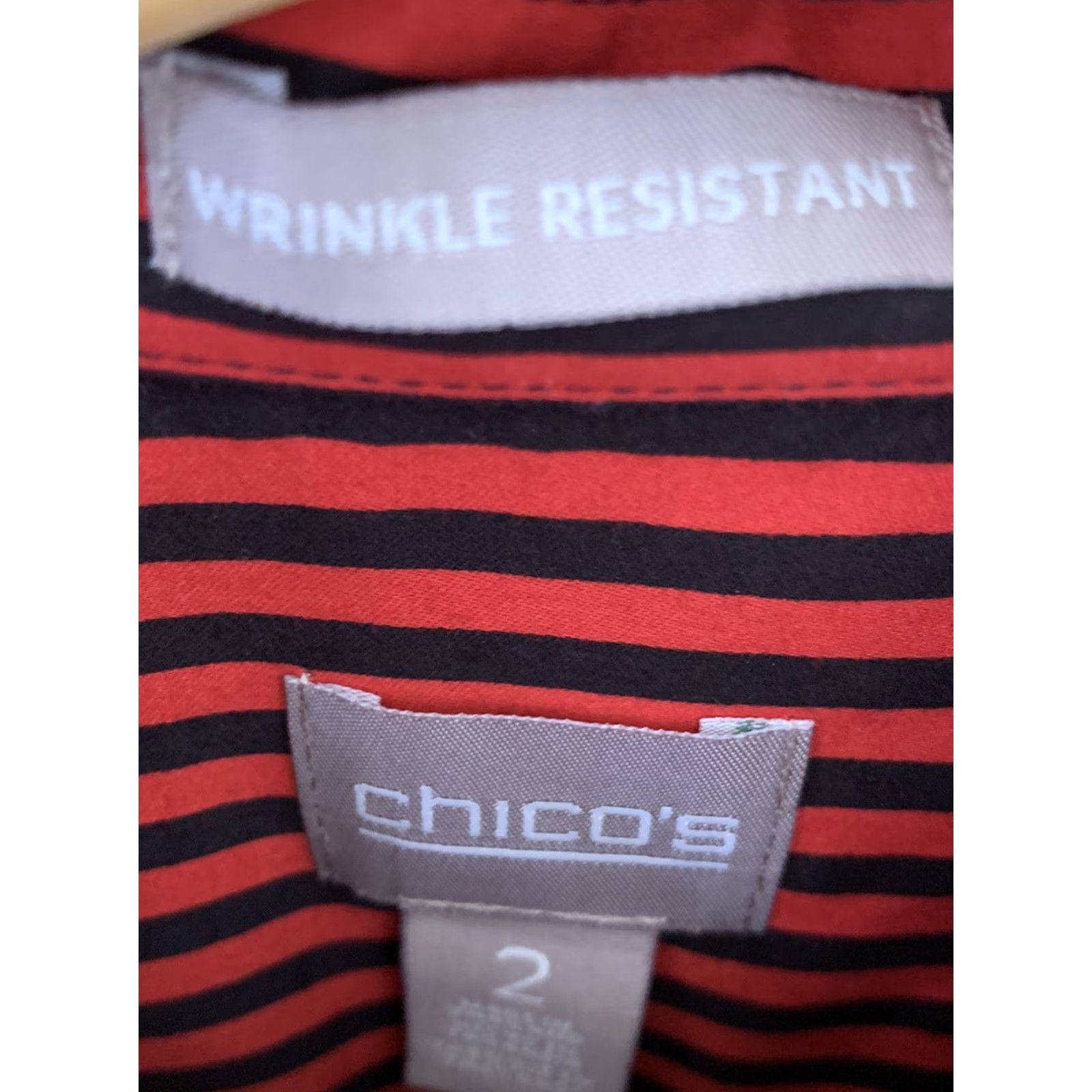 Vintage Chico's Blouse Women Size 2 Black Red Wrinkle Resistant Button Front Size XS / US 0-2 / IT 36-38 - 3 Thumbnail