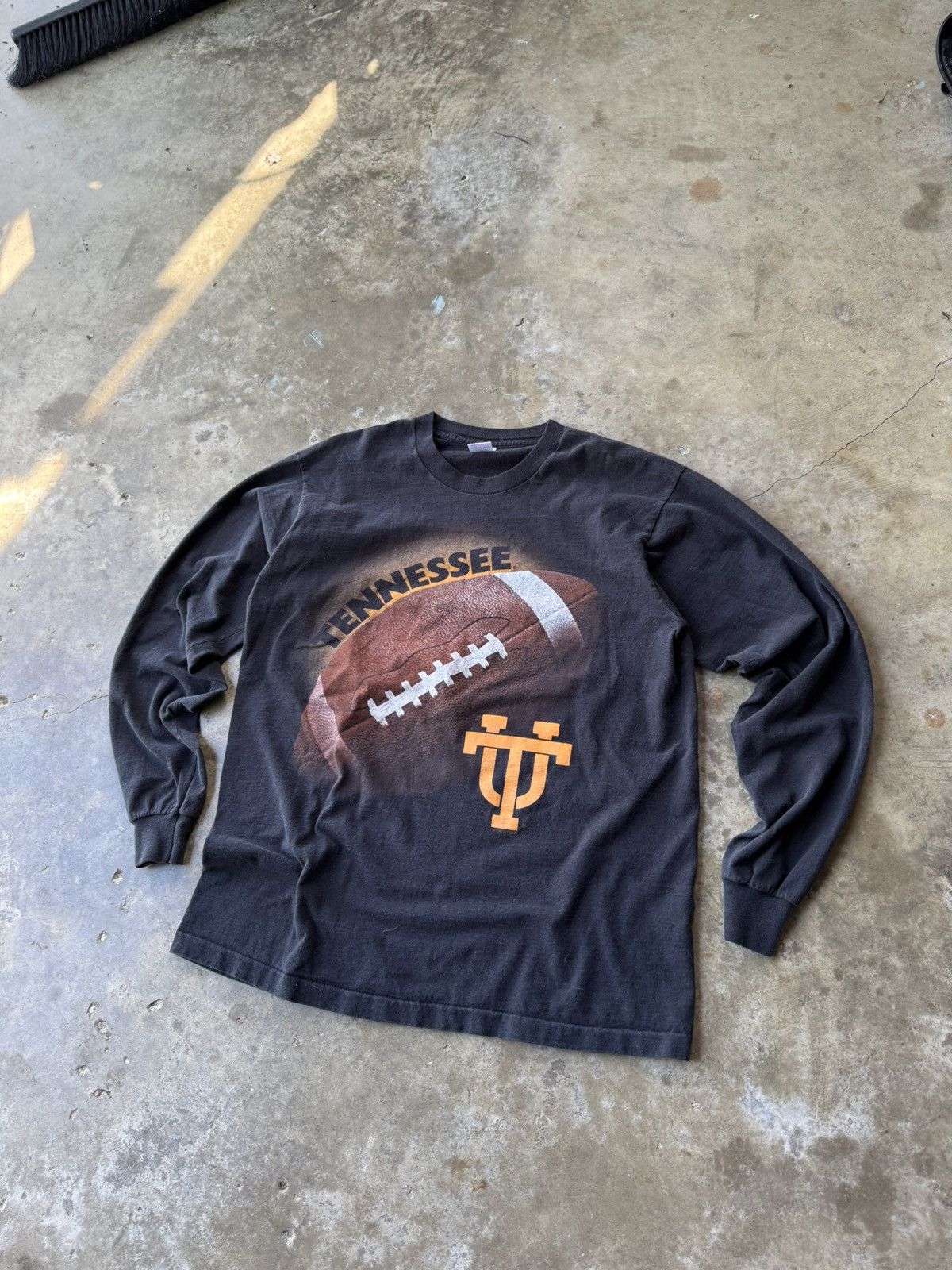 NCAA × Vintage Vintage 90s Tennessee Vols Football Longsleeve Size US XL / EU 56 / 4 - 1 Thumbnail