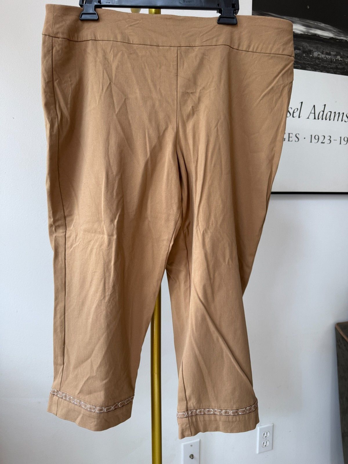 JM Collection JM Collection Womens XL Tan Capri Pants Beaded Cuffs Stretc Size 30" / US 8 / IT 44 - 6 Thumbnail