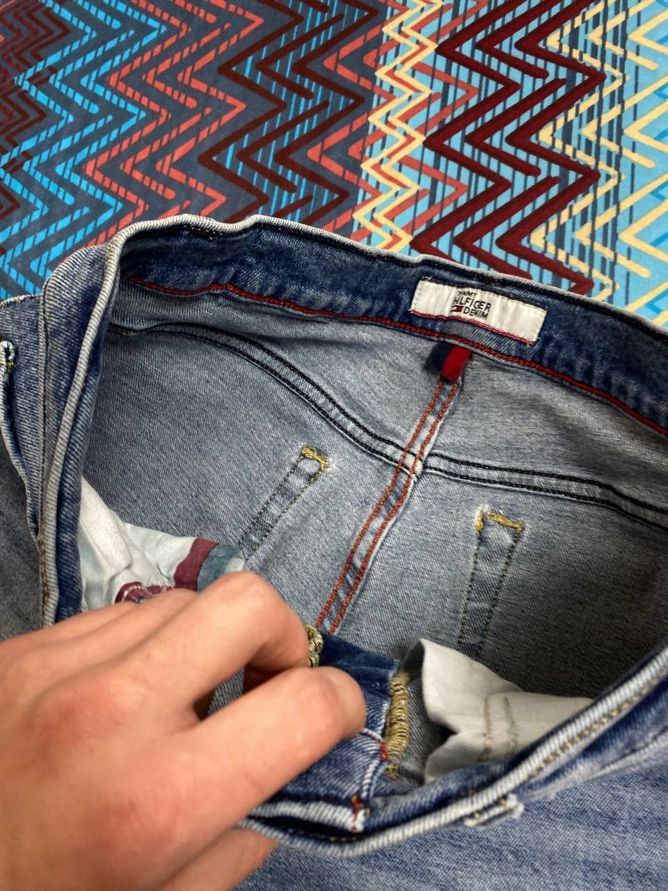 Tommy Hilfiger × Vintage Vintage 90s Tommy Hilfiger distressed relaxed fit jeans Size 30" / US 8 / IT 44 - 14 Thumbnail