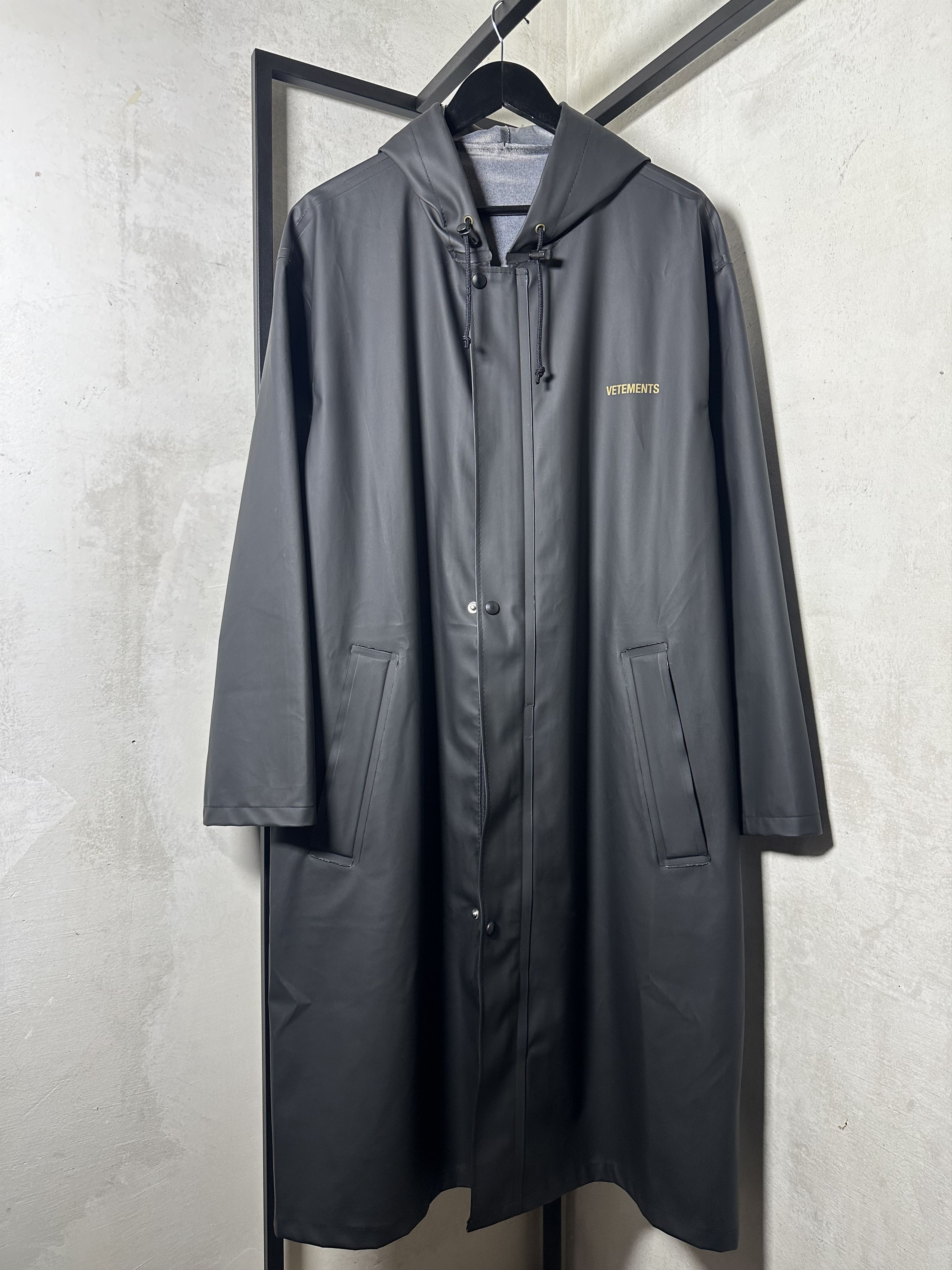 Vetements Vetements - F/W 18 - Oversized Rain Coat Size US L / EU 52-54 / 3 - 3 Thumbnail