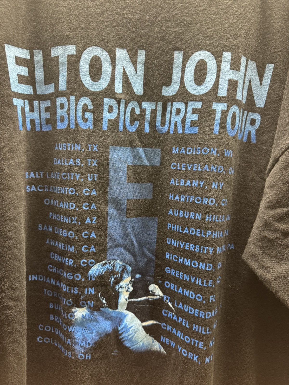 Vintage Vintage Elton John Tour Tee Size US XL / EU 56 / 4 - 6 Thumbnail