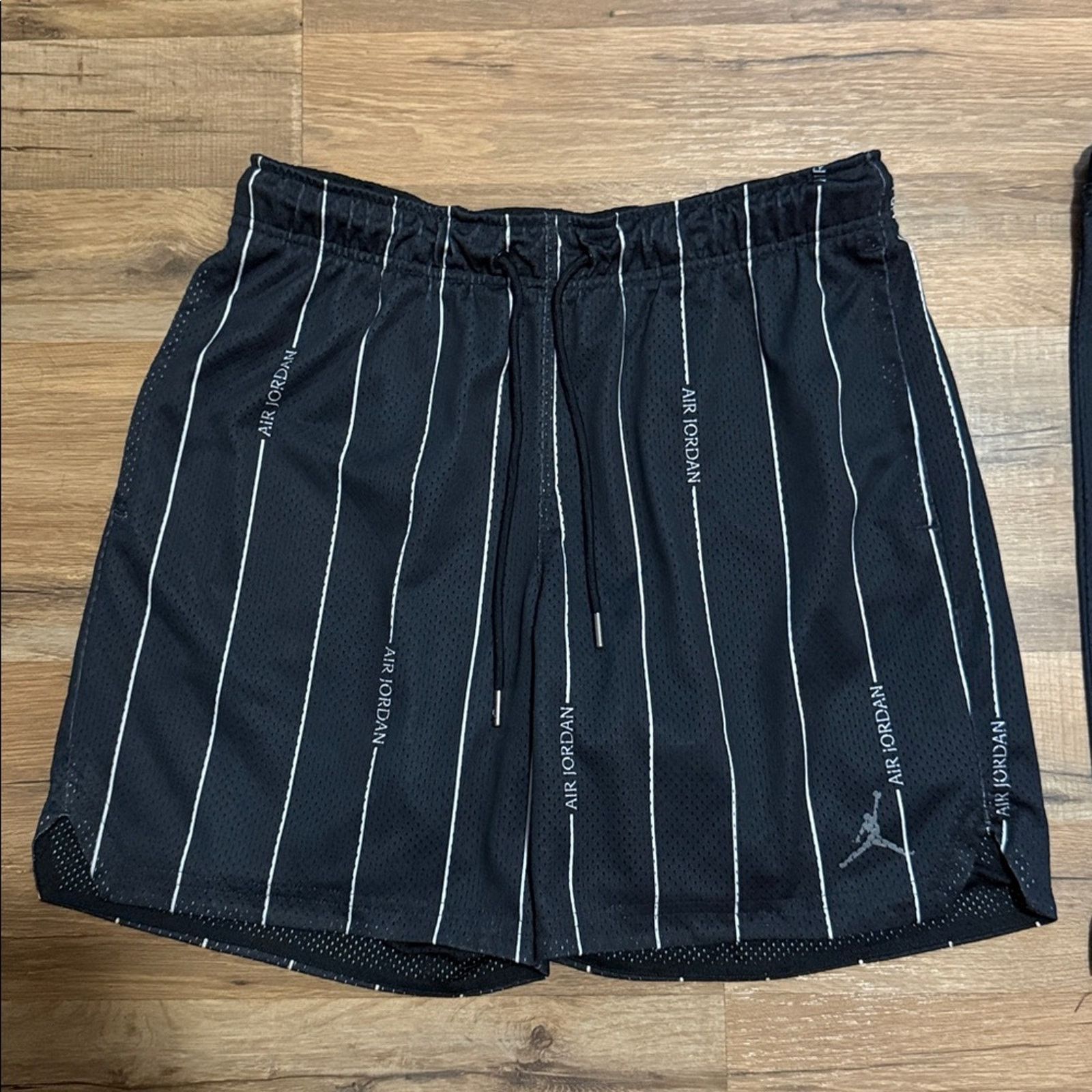 Jordan Brand Jordan Pin Stripe Mesh Tank Top Jersey Shorts Matching Set Size US M / EU 48-50 / 2 - 3 Thumbnail