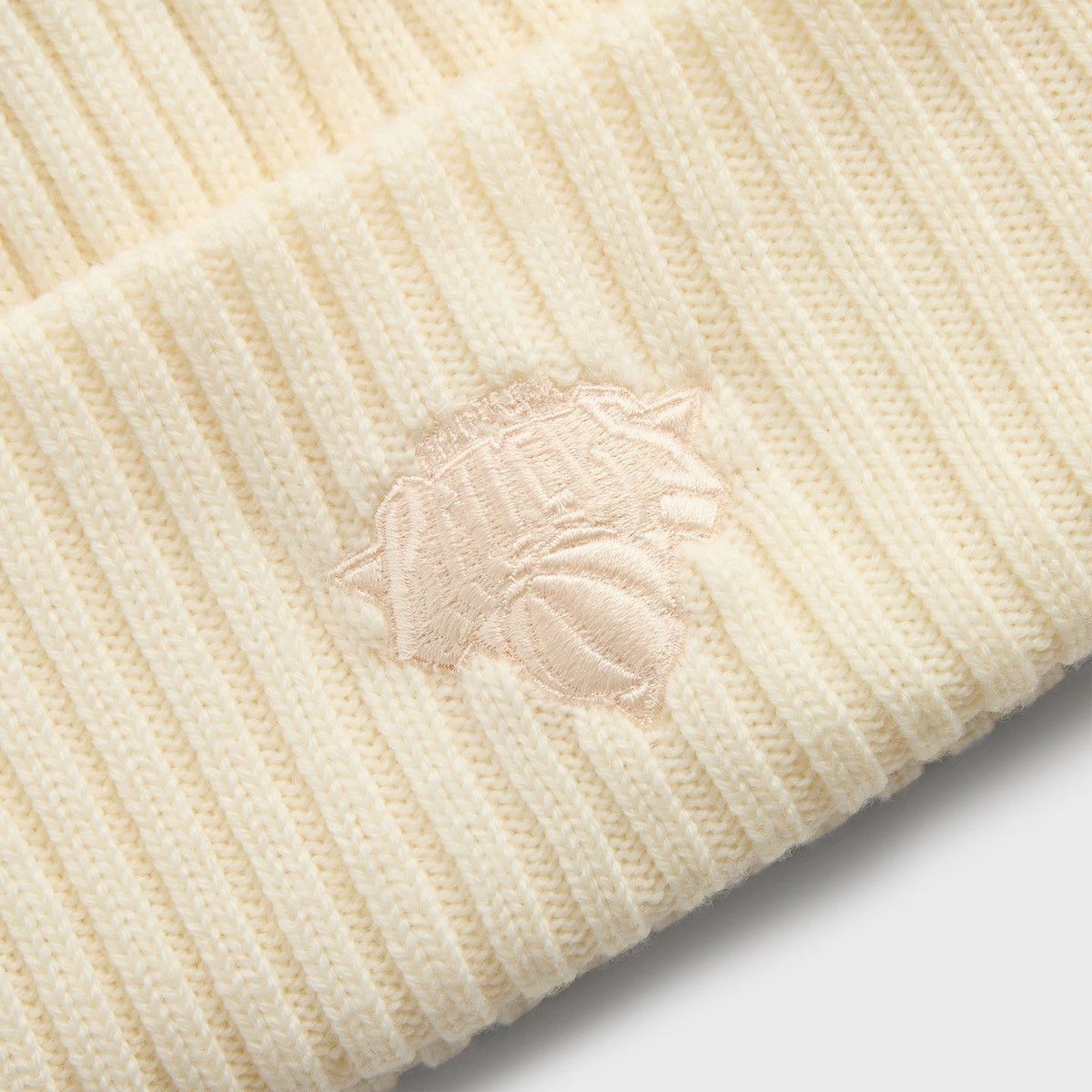 Kith × New Era Kith & New Era for the New York Knicks Knit Beanie Sandrift Size ONE SIZE - 7 Thumbnail