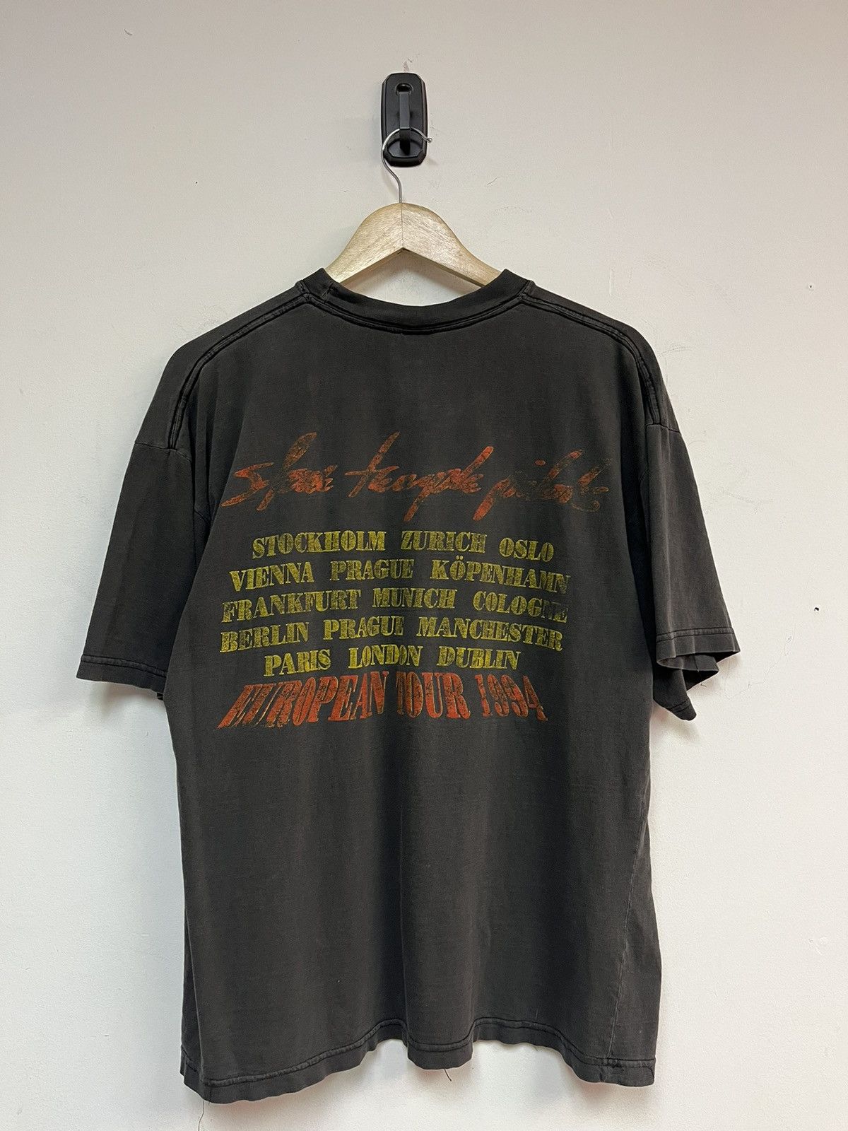 Band Tees 1994 Stone Temple Pilots Tee Size US XL / EU 56 / 4 - 4 Thumbnail