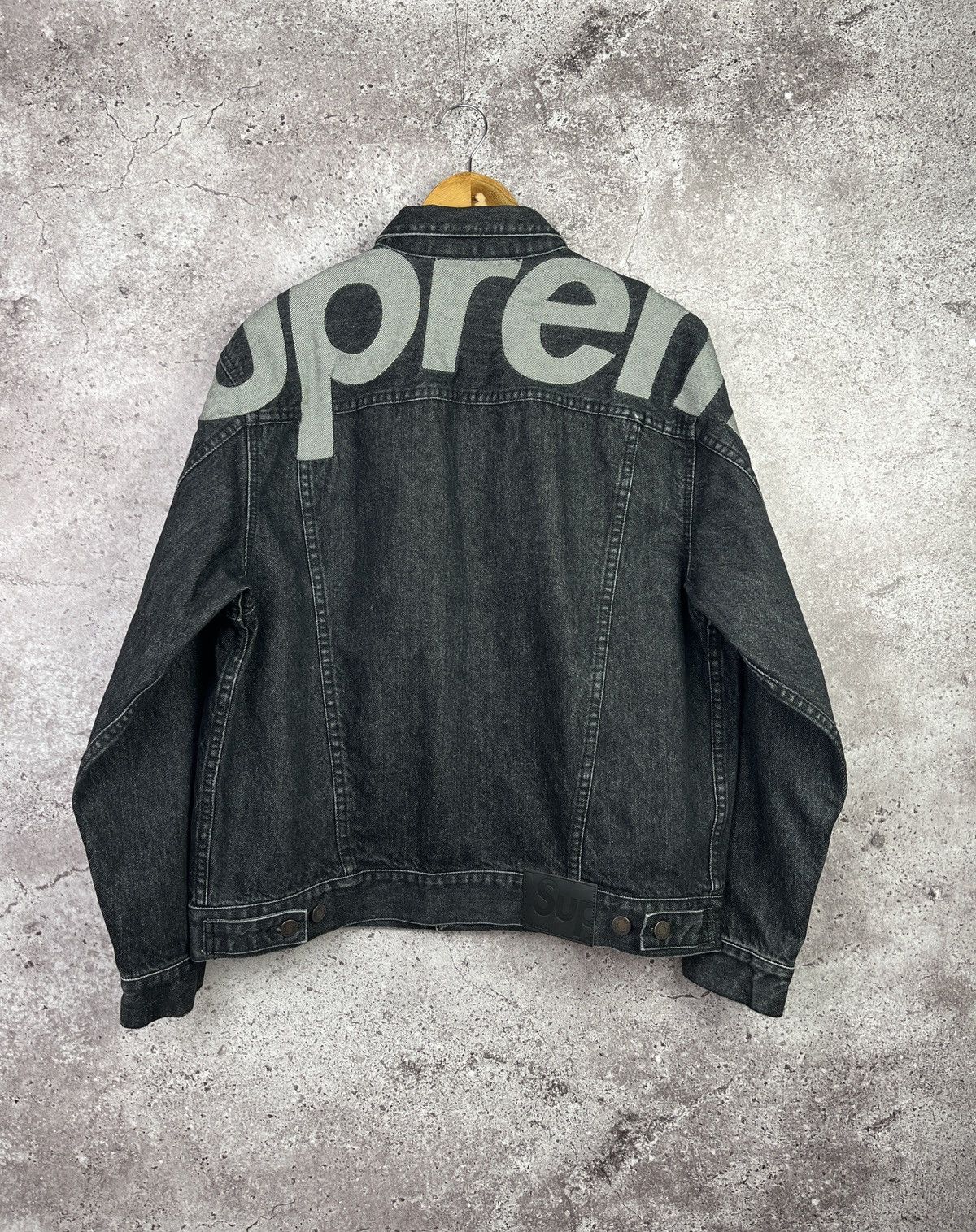 Supreme Supreme Inset Logo Denim Trucker Jacket 'Black' Size US M / EU 48-50 / 2 - 3 Thumbnail