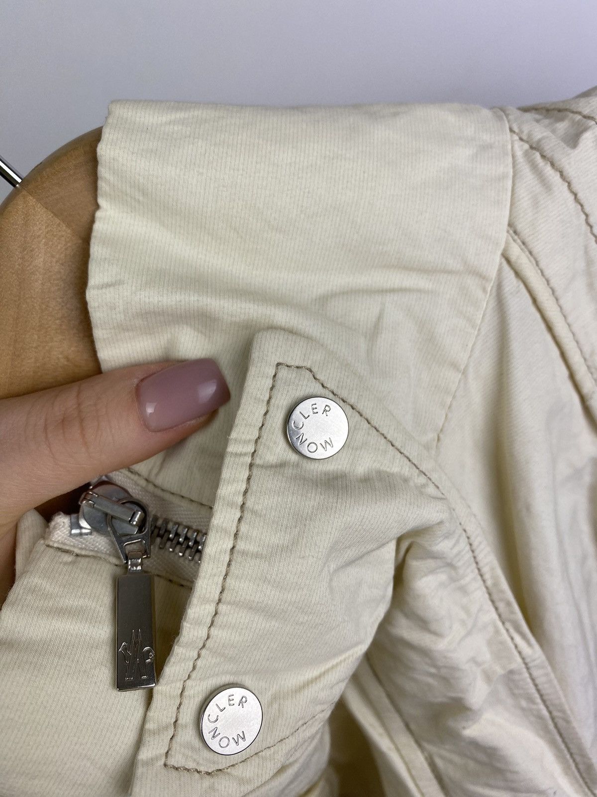 Moncler Moncler vintage ladies full zip jacket size 3 beige Size S / US 4 / IT 40 - 15 Thumbnail