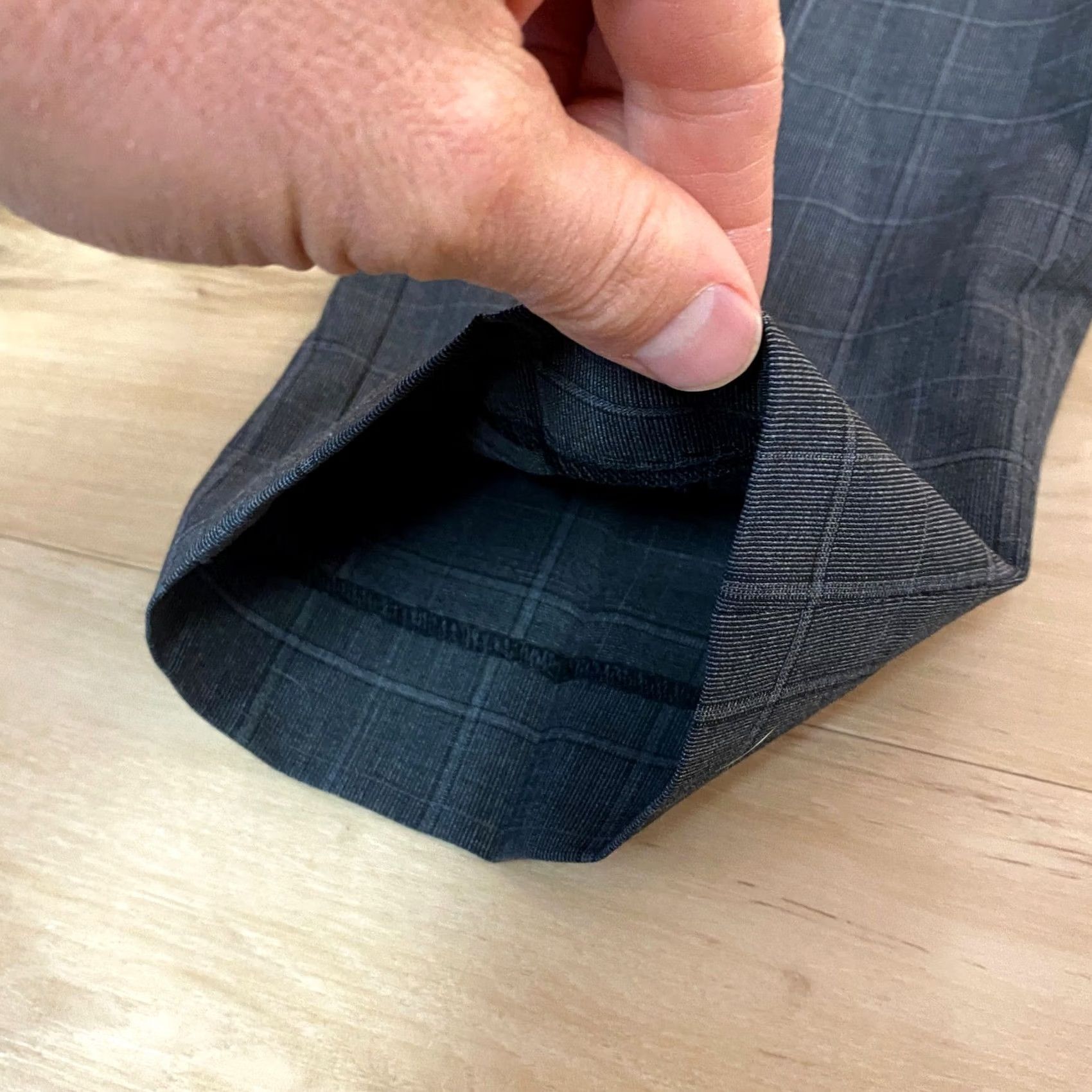 Club Monaco Club Monaco Sutton Slim Fit Wool Blend Plaid Dress Pants Mens 31x29 Grey Size US 31 - 6 Thumbnail