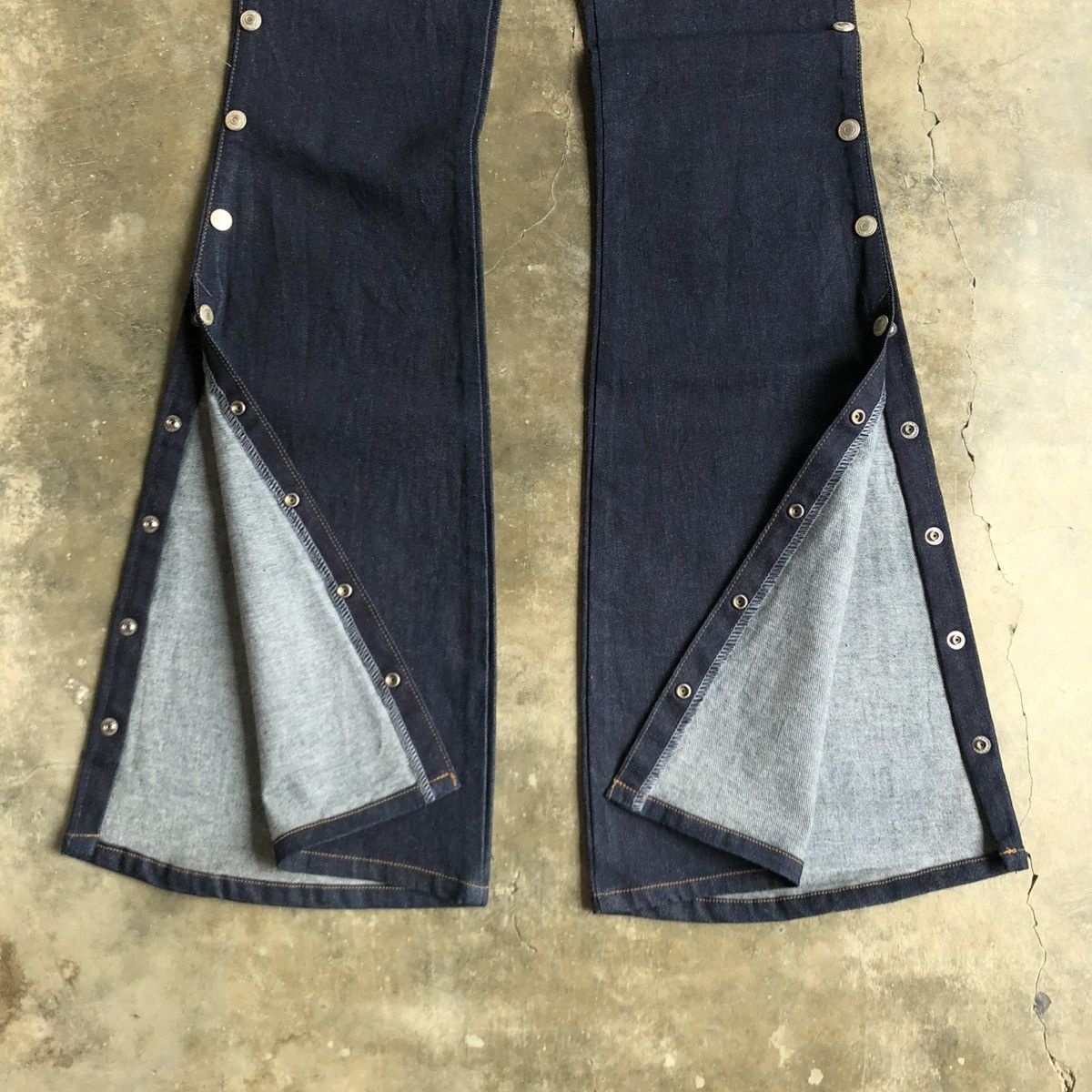 14th Addiction 2000s Et-Boite Button Raw Denim Flared Jeans Lgb Size US 26 / EU 42 - 3 Thumbnail