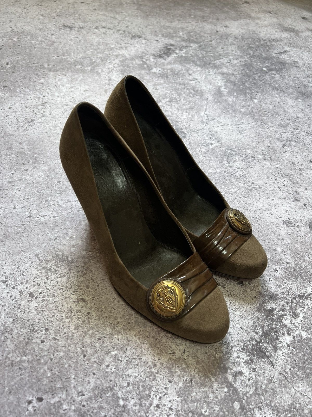 Gucci × Tom Ford × Vintage Vintage Gucci Olive Suede Heels Designer Italy Size US 7 / IT 37 - 3 Thumbnail