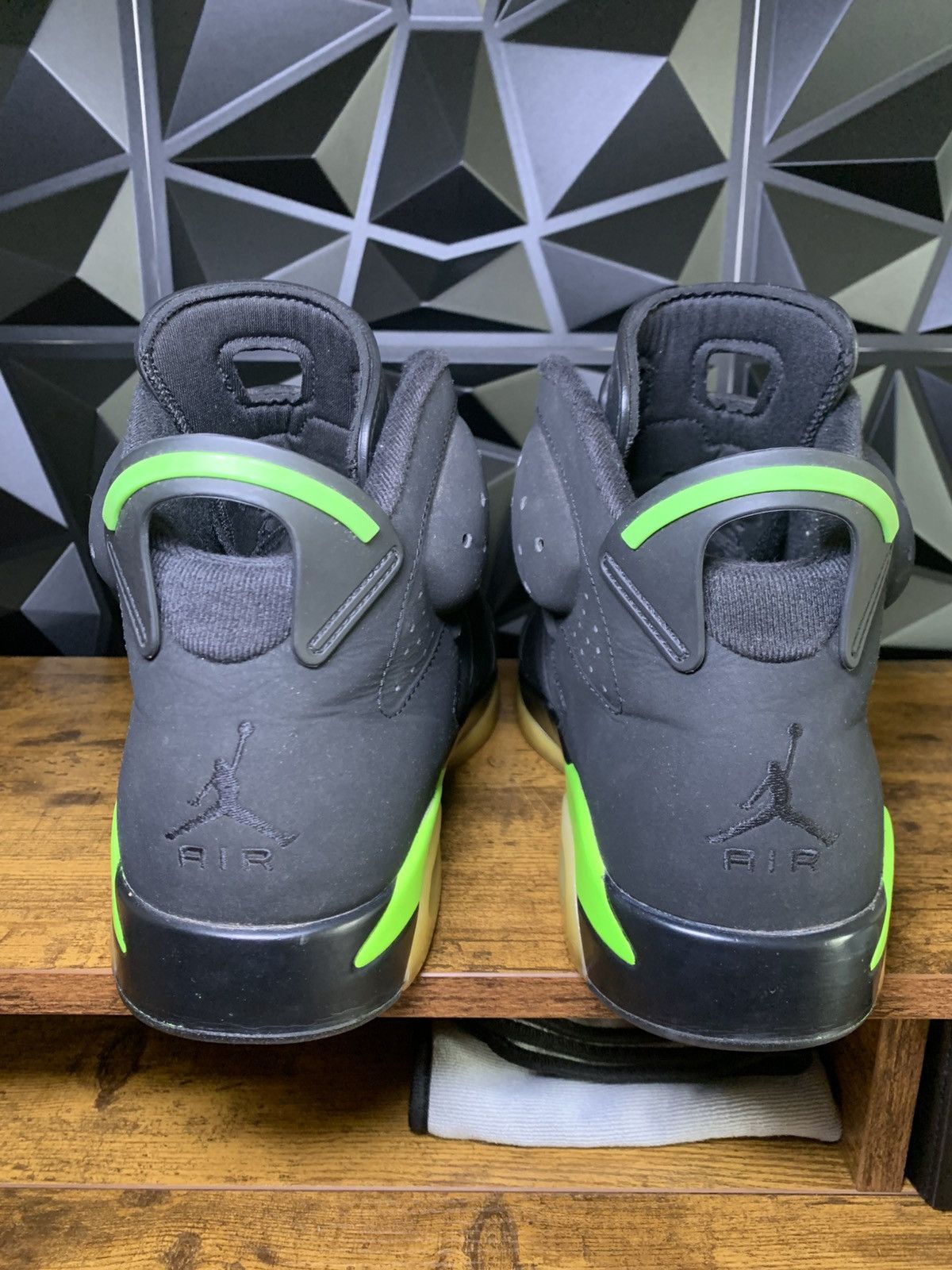 Jordan Brand Jordan 6 Electric Green Size 11.5 Mens No Box Size US 11.5 / EU 44-45 - 4 Thumbnail