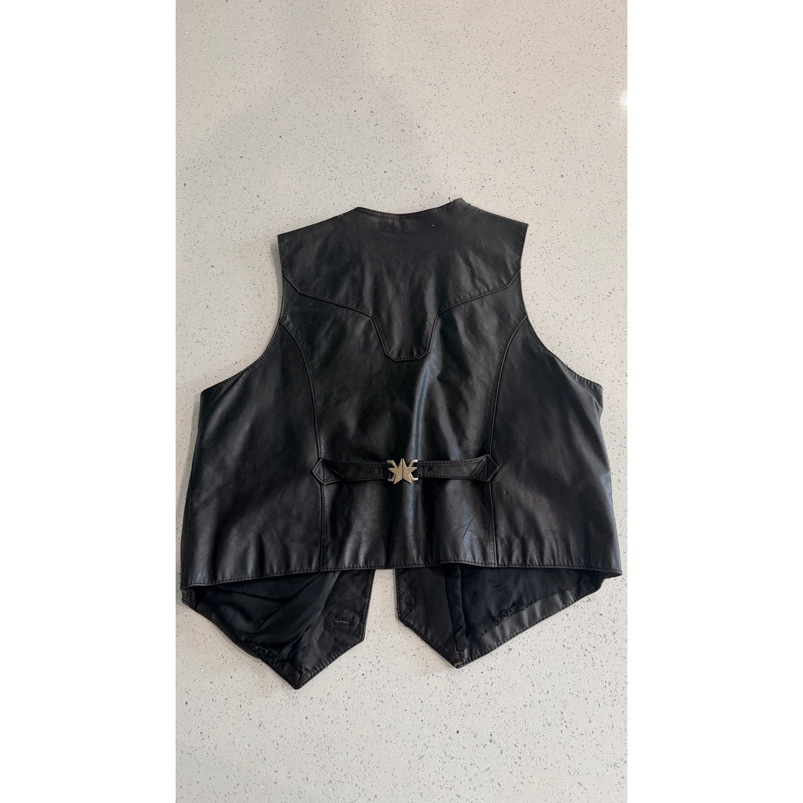 Harley Davidson Vintage Harley Davidson Black Leather Vest Size 44 Size US L / EU 52-54 / 3 - 9 Thumbnail