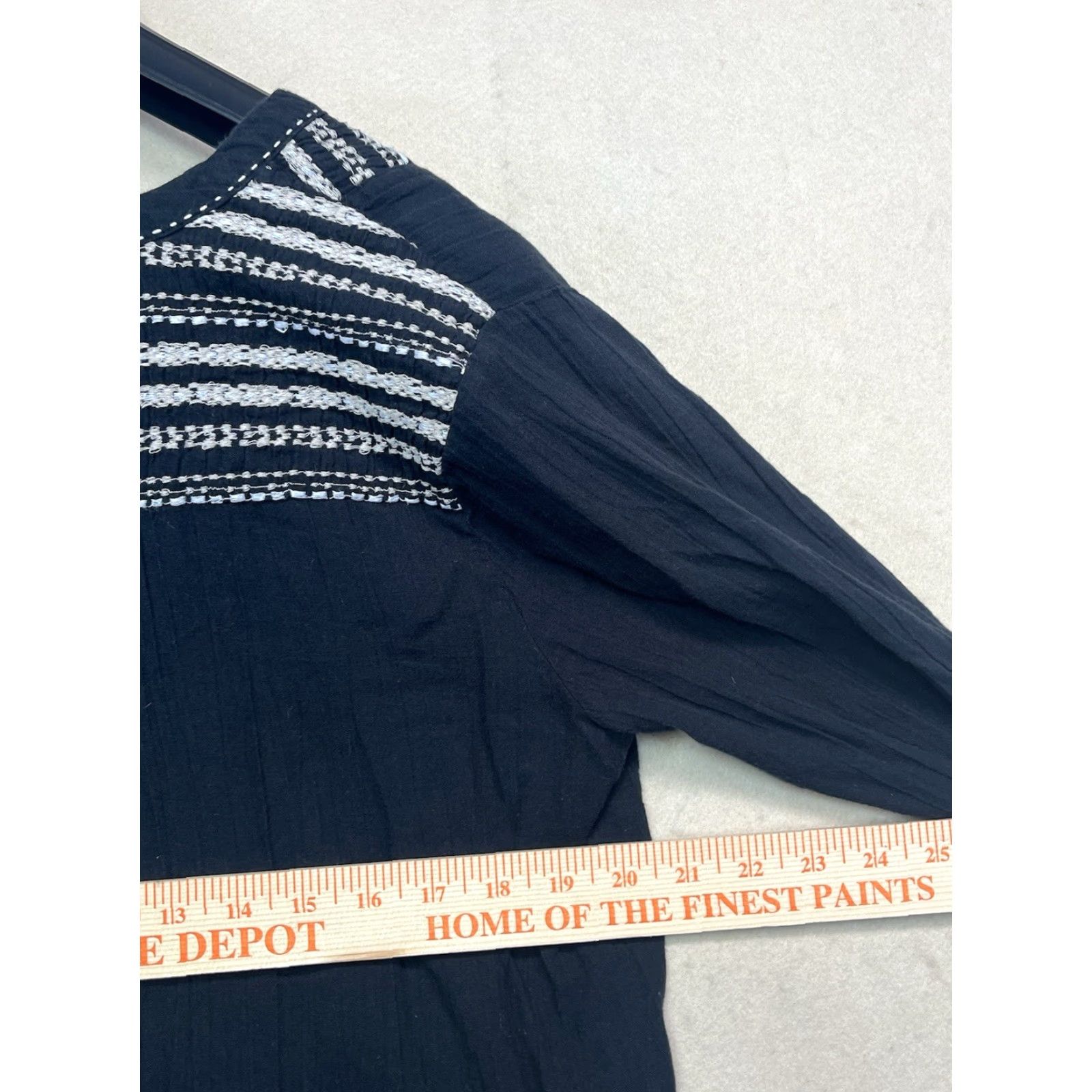 Velvet Velvet by Graham & Spencer Blouse Womens Large Black V-Neck Long Sleeve Regular Size L / US 10 / IT 46 - 3 Thumbnail