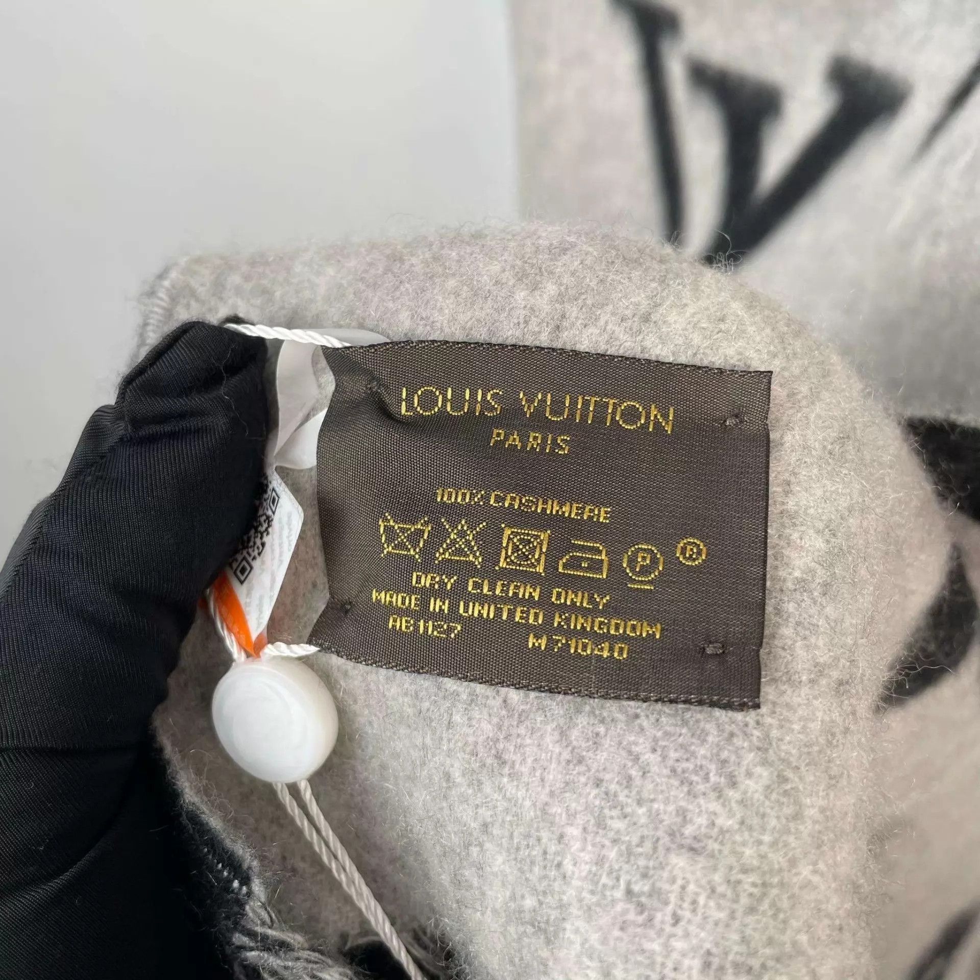 Louis Vuitton LV 95 New Wool Scarf 180x45 Black Gray Size ONE SIZE - 5 Thumbnail