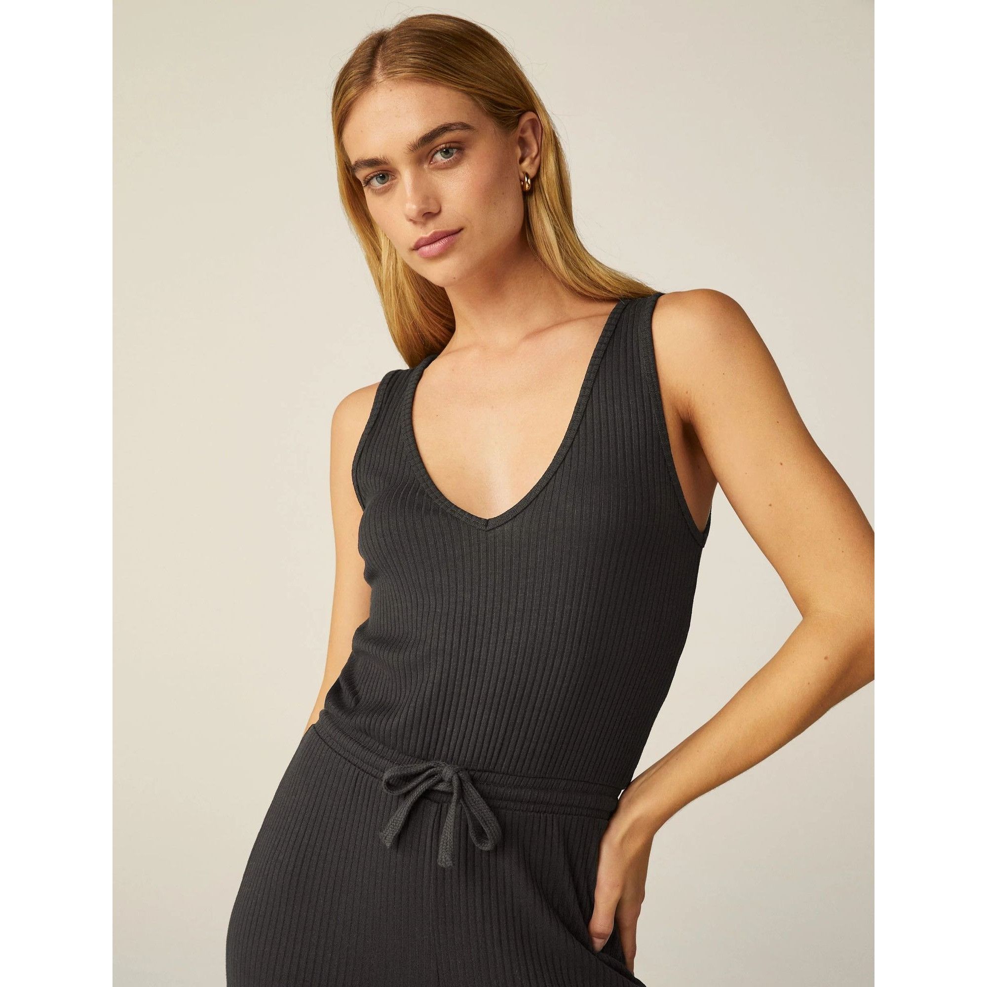 Beyond Yoga Beyond Yoga Black Ribbed Jetsetter Jumpsuit Sleeveless V-Nec Size 28" / US 6 / IT 42 - 7 Thumbnail