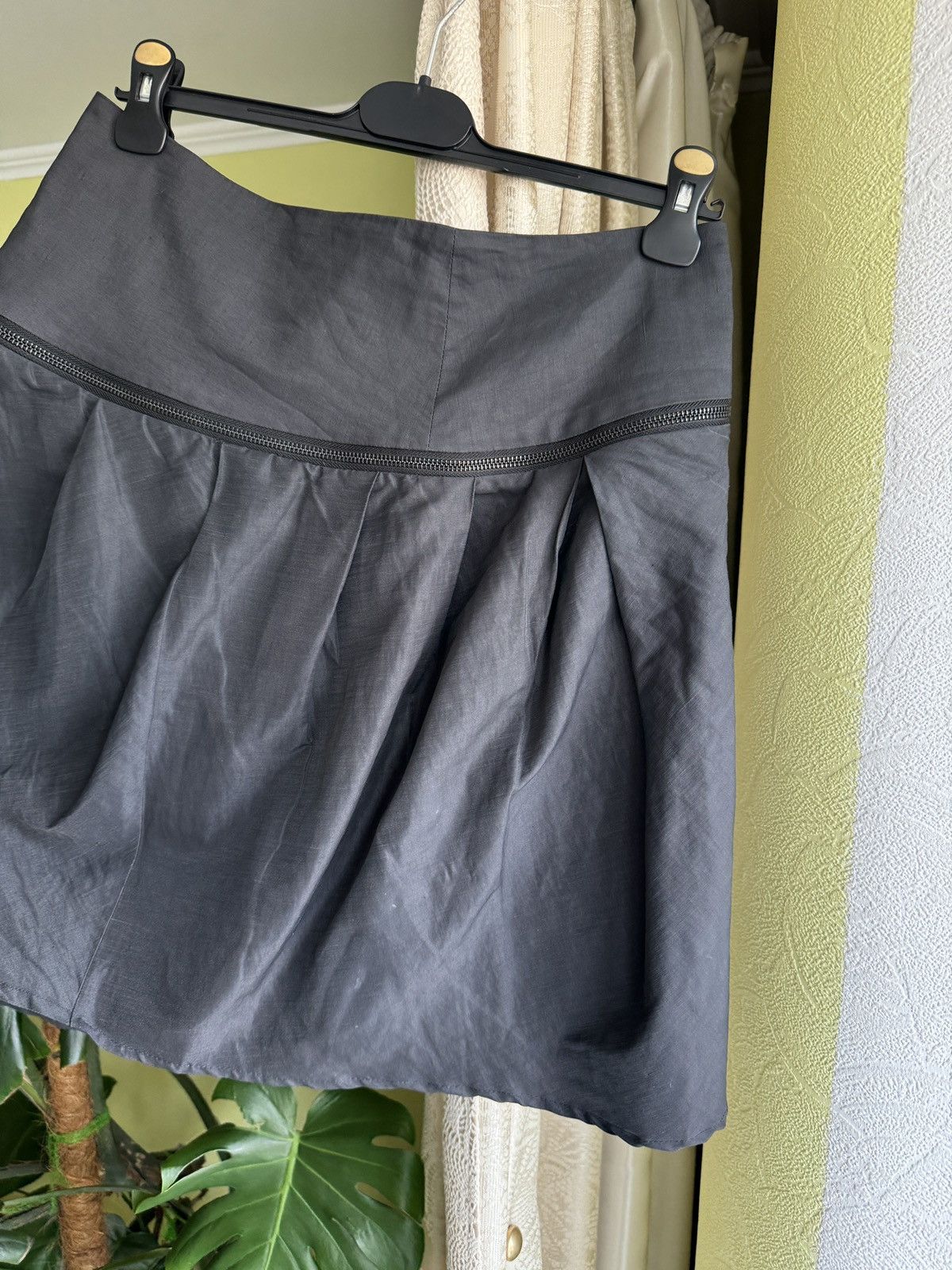 Sarah Pacini Vintage Sarah Pacini Asymetrical Zip Flared Mini Skirt Y2K Size 34" / US 12 / IT 48 - 15 Thumbnail