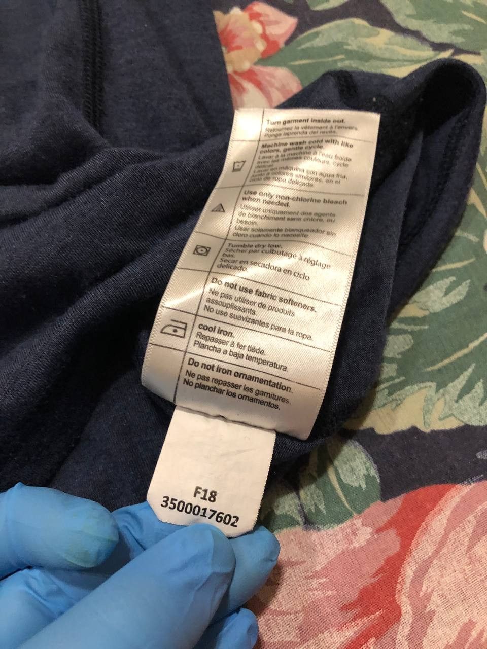Carhartt Y2K streetwear logo Carhartt Vintage Sweaters size L Size US L / EU 52-54 / 3 - 4 Thumbnail