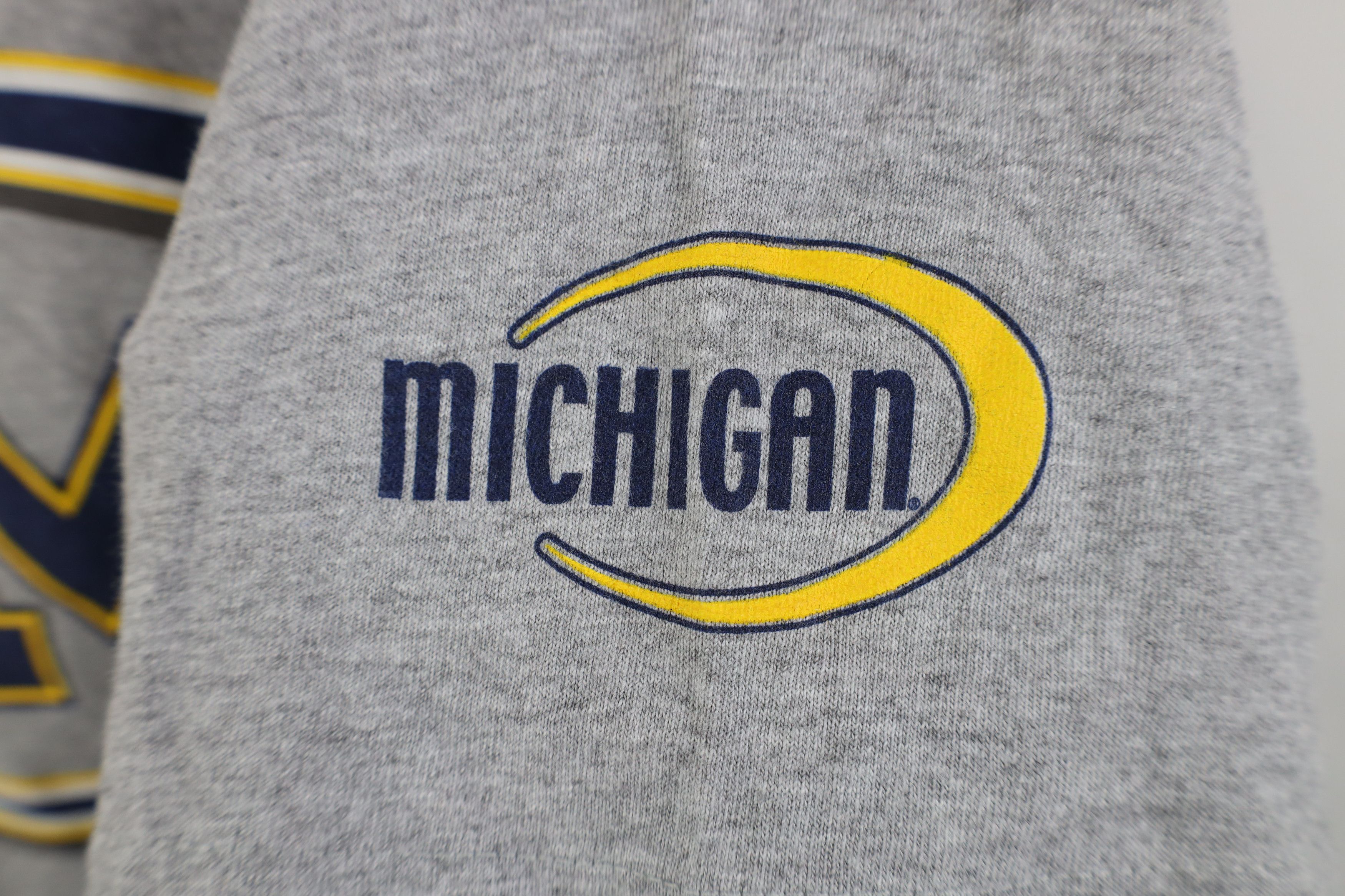Vintage Vintage 90s University of Michigan Short Sleeve T-Shirt Gray Size US XL / EU 56 / 4 - 4 Thumbnail