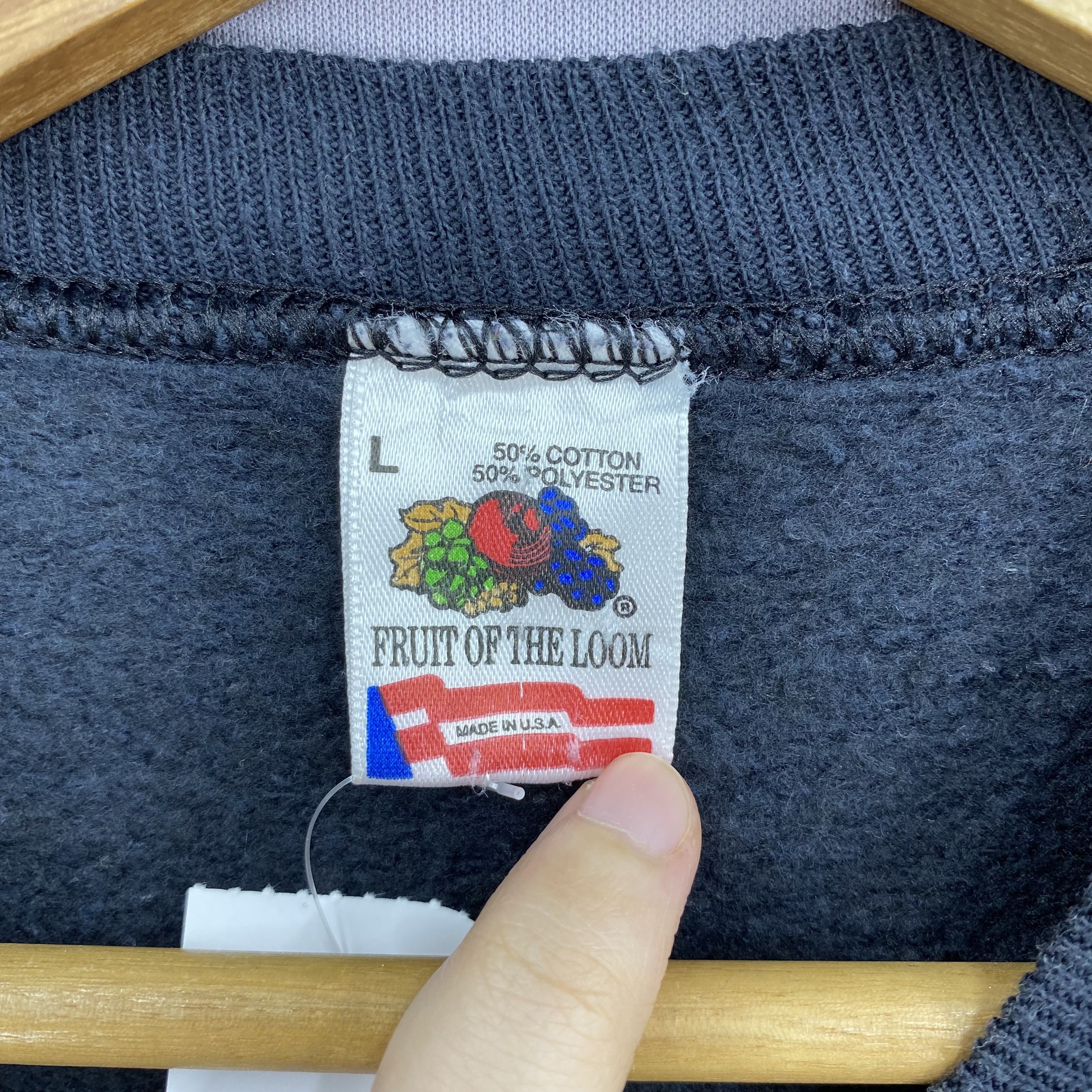 Vintage Vintage 90s Fruit Of The Loom Sweater Whitetail Buck Size US L / EU 52-54 / 3 - 7 Thumbnail