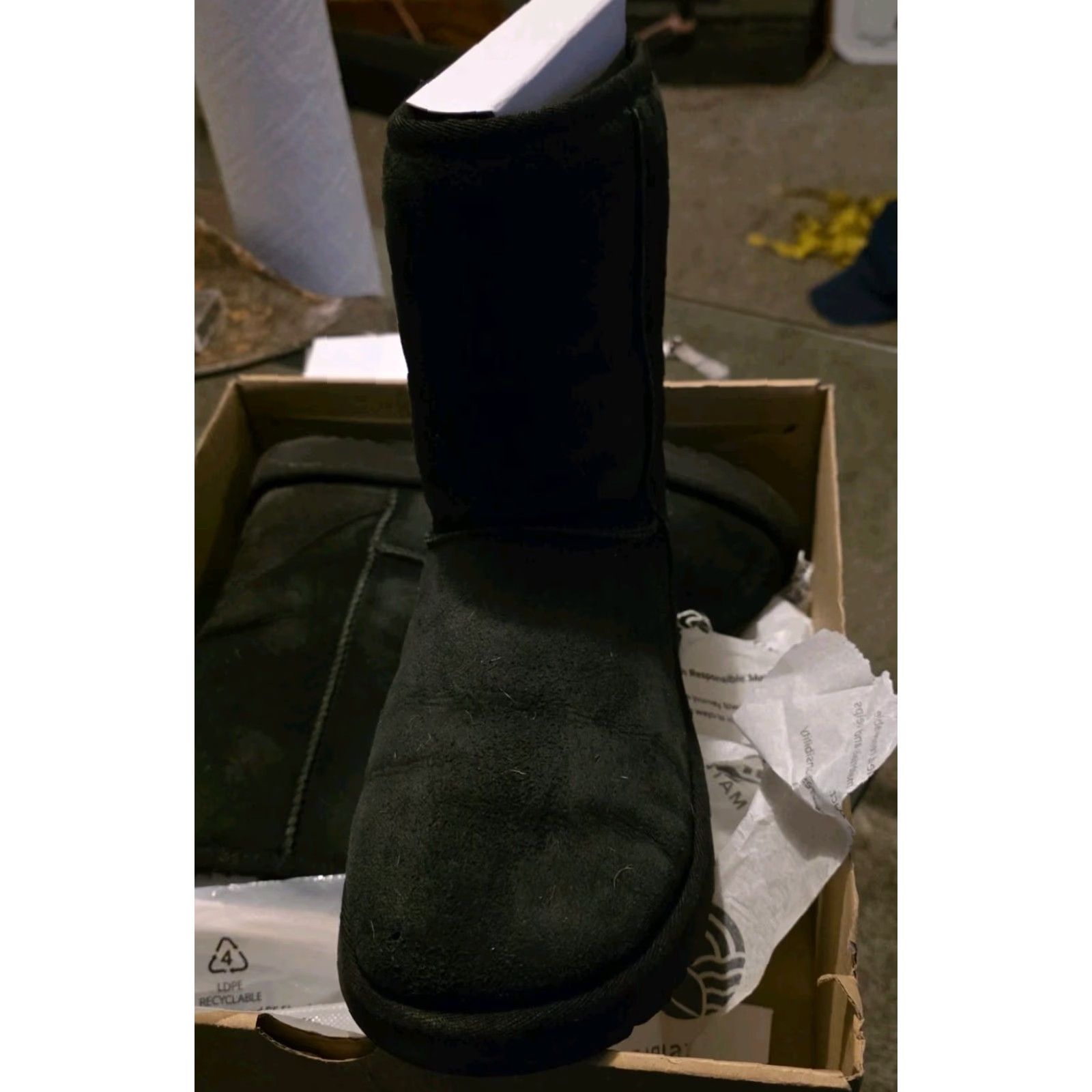 Ugg UGG Womens Classic Short Ii Boots Black 8 Leather Fur Snow Boot Casual Womens 2018 Classic Short Ii Boots Size 30" / US 8 / IT 44 - 2 Thumbnail