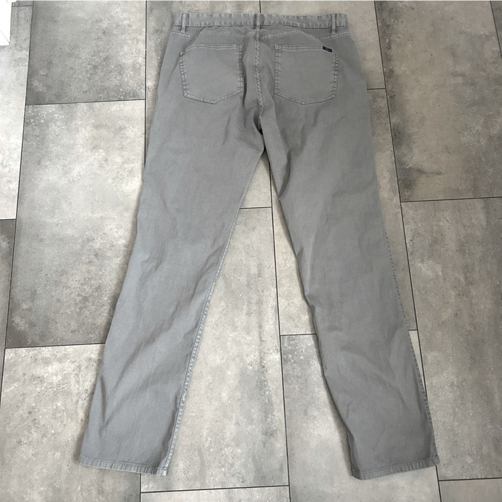 Faherty Faherty gray soft wash denim pants jeans size 35 waist. Size US 35 - 2 Thumbnail