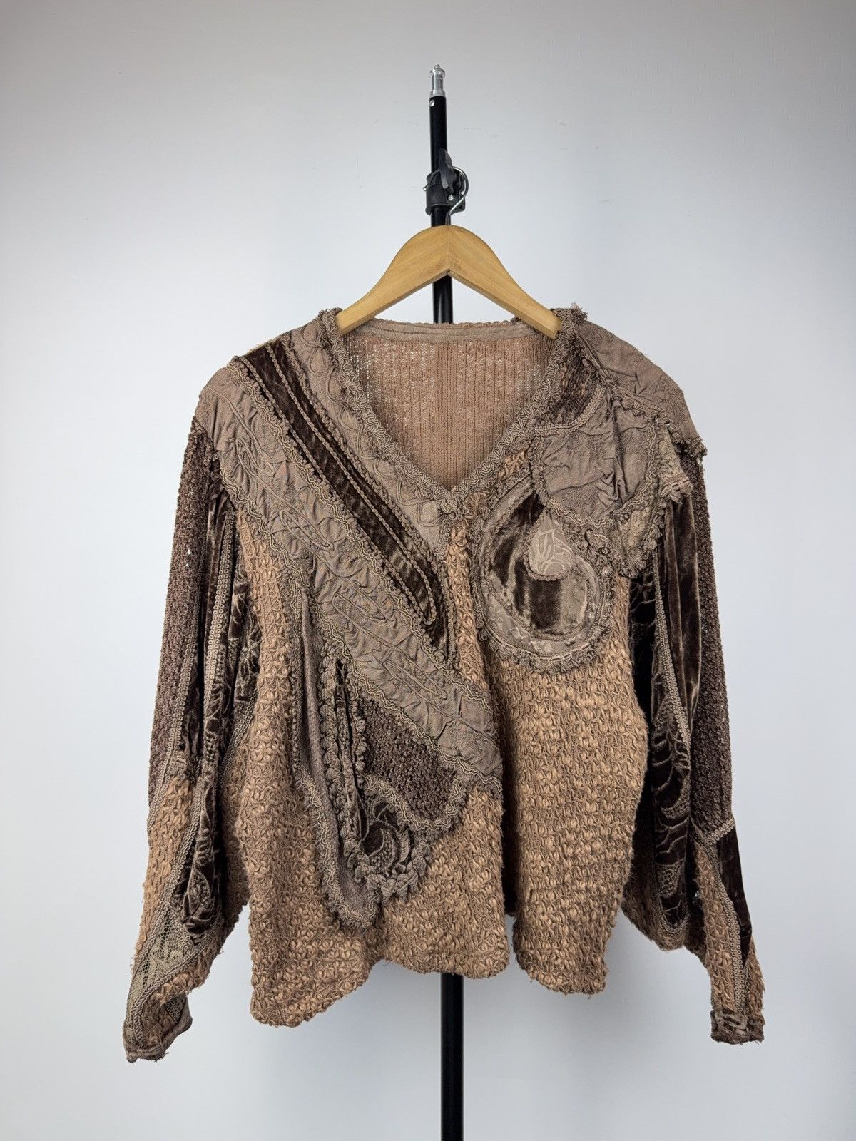Japanese Brand Designer Avant Garde Retro Barroco Fluffy knitted sweater Size M / US 6-8 / IT 42-44 - 1 Thumbnail
