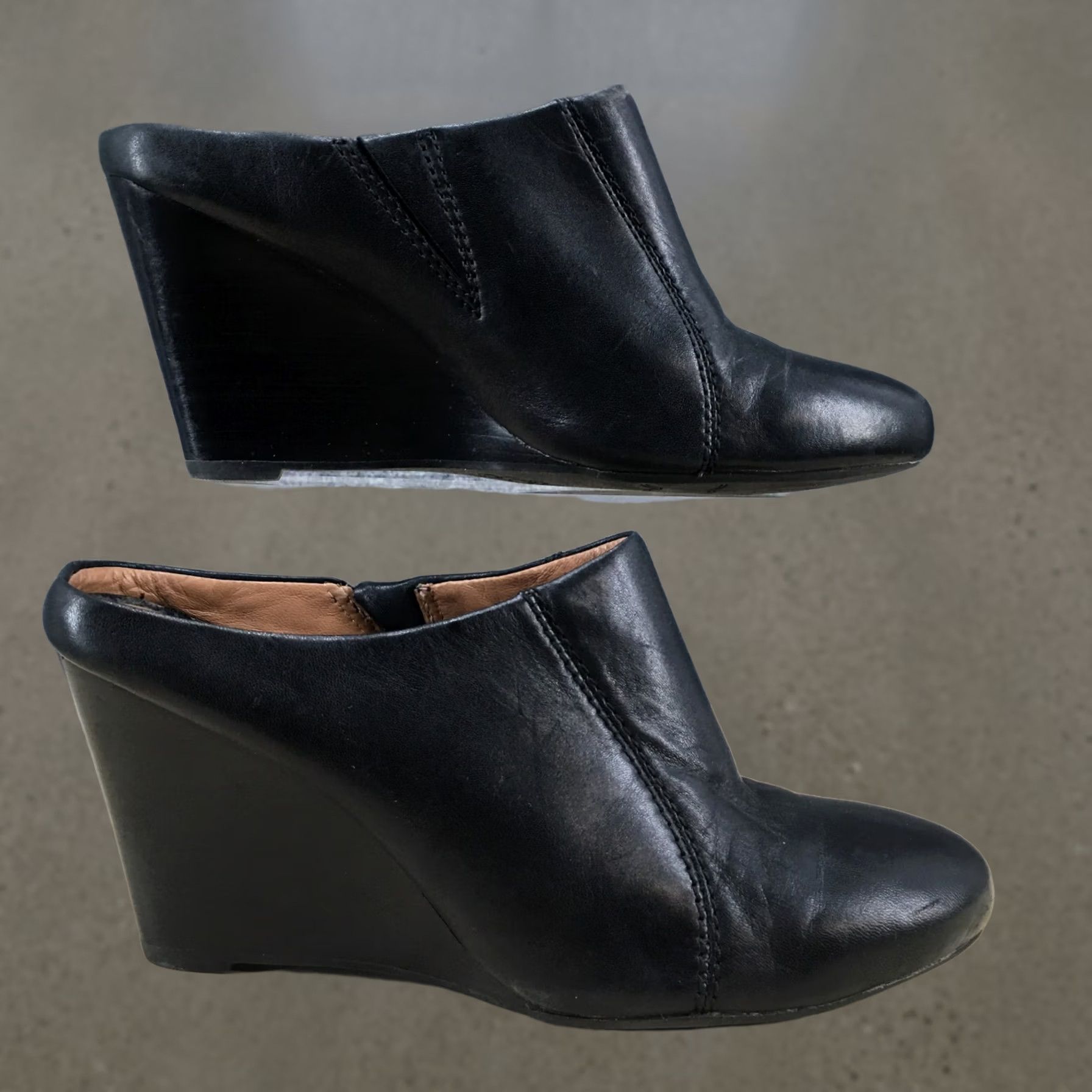 Clarks Clarks Artisan Sandal Womens 6.5M Santee Charm Slip On Wedge Mule Black Leather Size US 7 / IT 37 - 1 Thumbnail