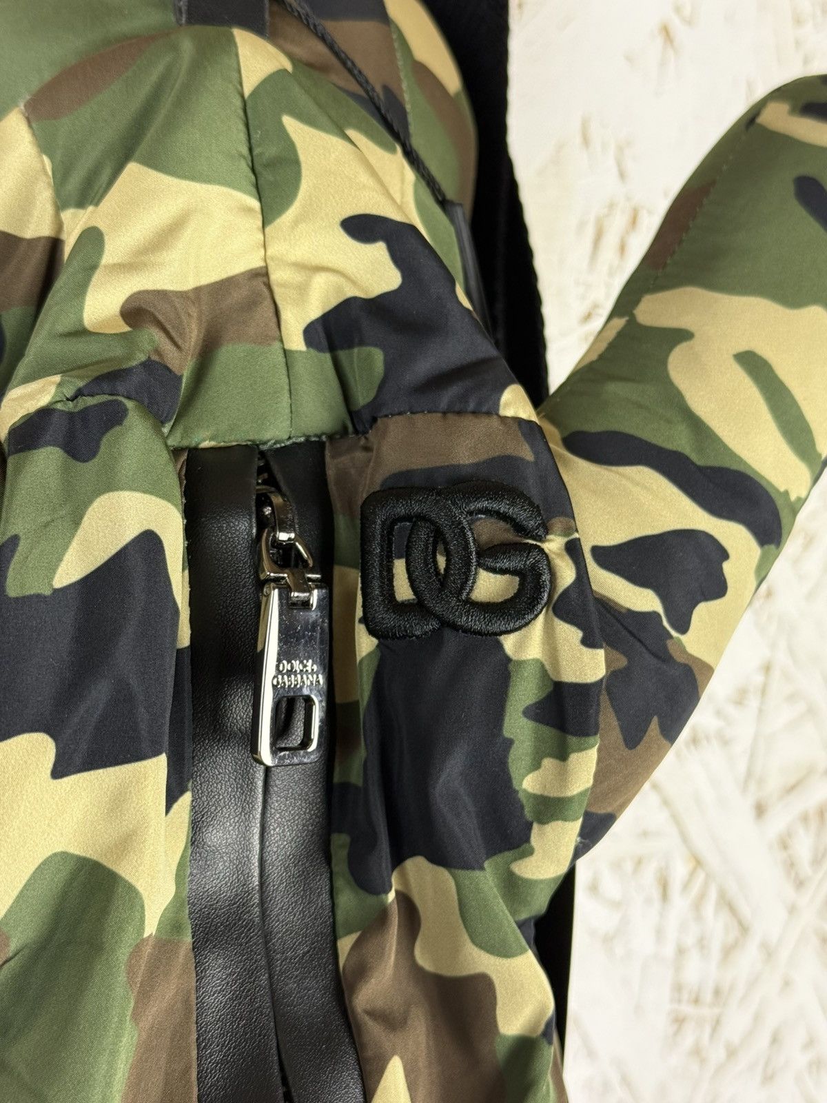 Dolce & Gabbana NWT Dolce & Gabbana Camo Tiger Nylon Animal Crossbody Bag Size ONE SIZE - 11 Thumbnail