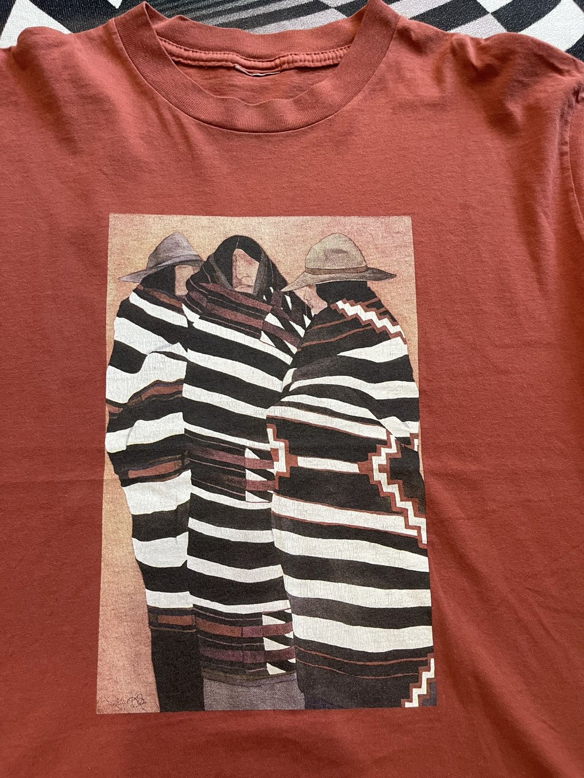 Arts & Science Vintage "Irene Klar 'Pueblo Talk' Art Print T-Shir Size US XL / EU 56 / 4 - 2 Thumbnail