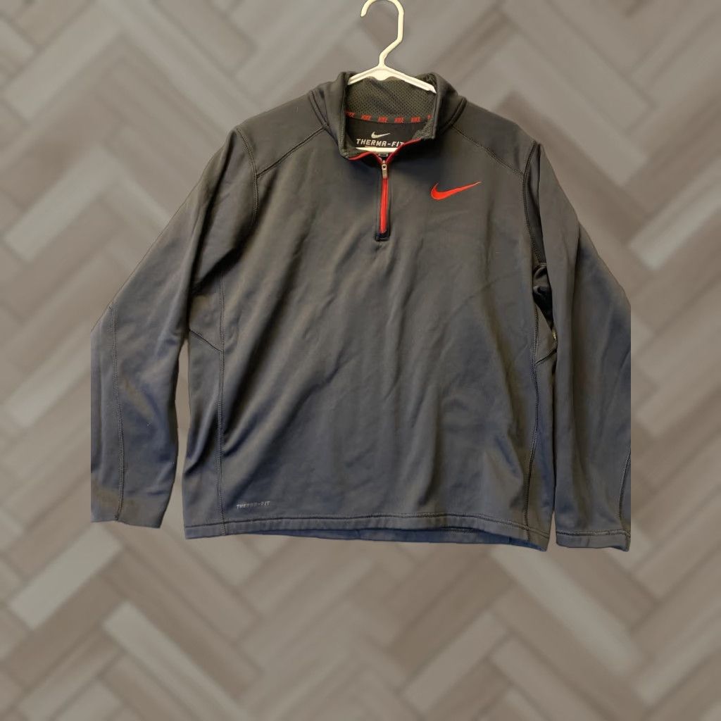 Nike Nike Sweatshirt Men L Black Therma Fit Fleece Red Swoosh SHORT 56-39 Size US L / EU 52-54 / 3 - 1 Thumbnail