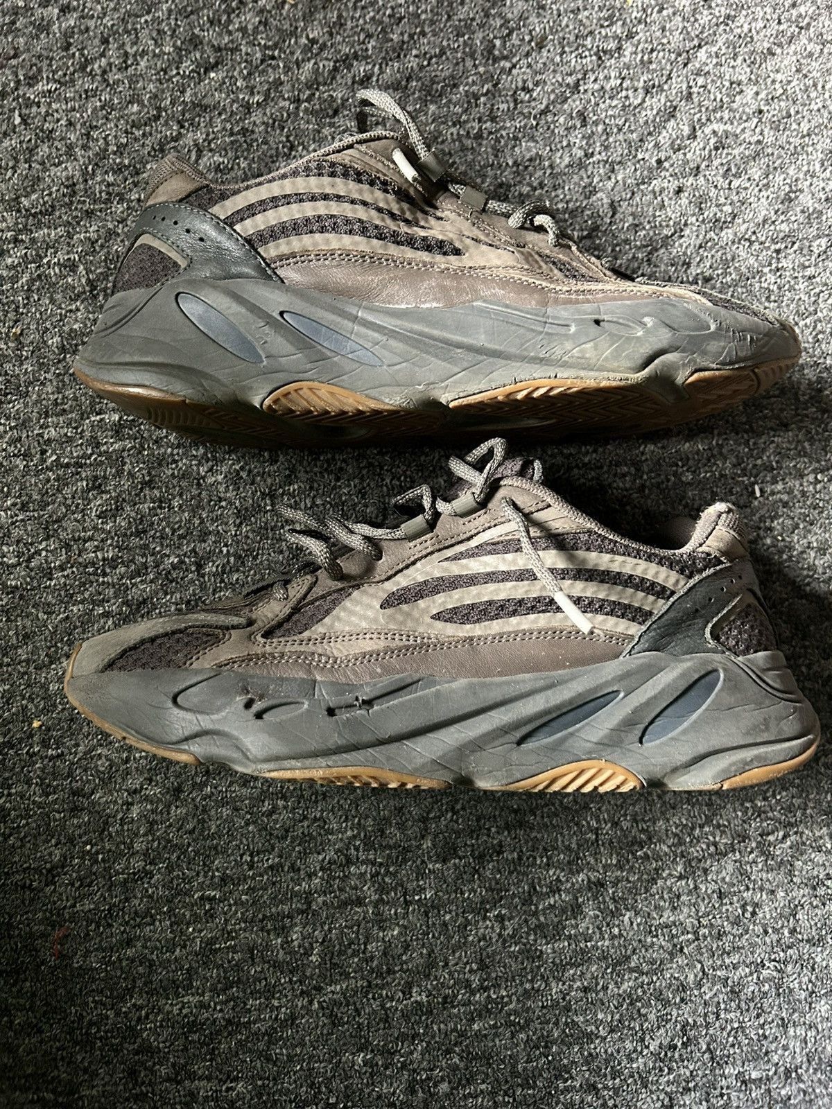 Adidas × Kanye West Yeezy boost 700 Size US 11 / EU 44 - 4 Thumbnail
