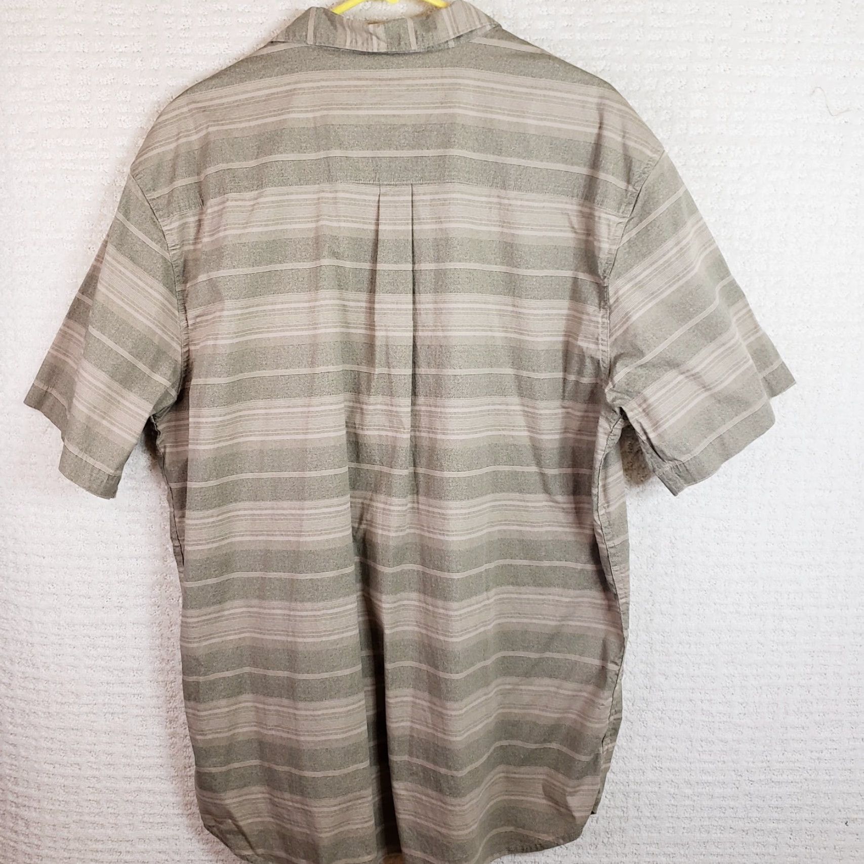 Vintage Voyager Button Shirt Men 2XL Green Beige Striped Short Sleeve Collared Button-Up Knit Stretch Regular Fit Mens Size US XXL / EU 58 / 5 - 6 Thumbnail