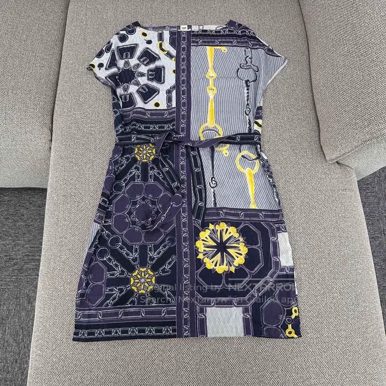 Hermes Hermes Silk Print Wrap Dress with Belt Size XS / US 0-2 / IT 36-38 - 2 Thumbnail