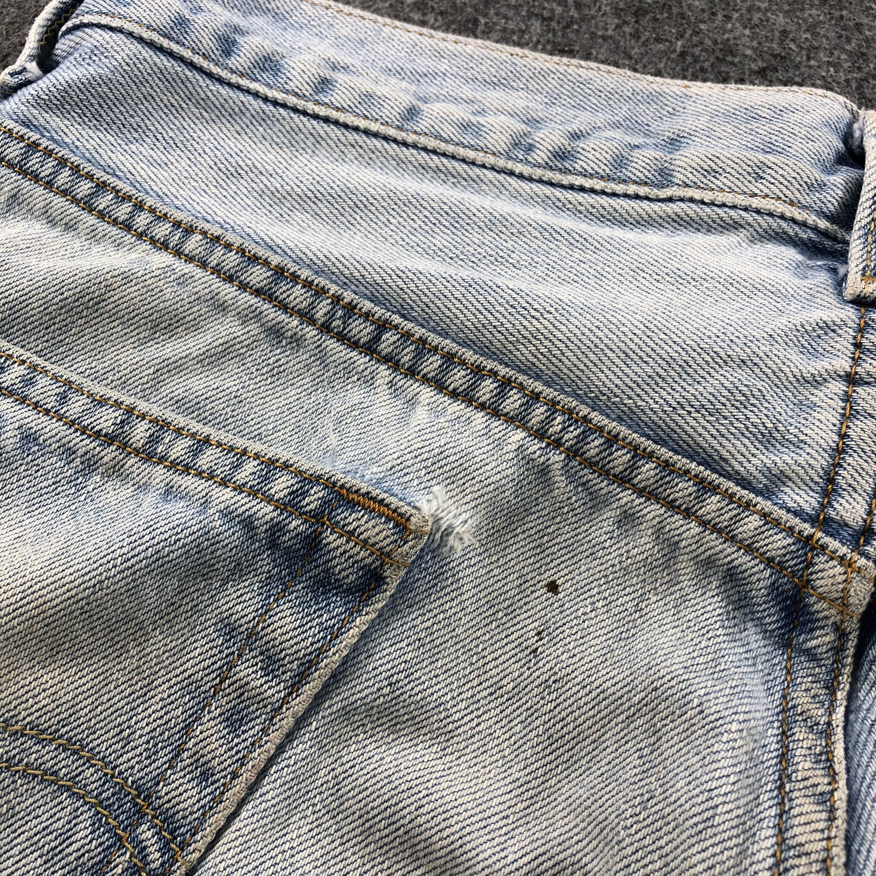 Levi's × Vintage Vintage Light Wash Levis 505 Jeans-JM1707 Size US 31 - 7 Thumbnail