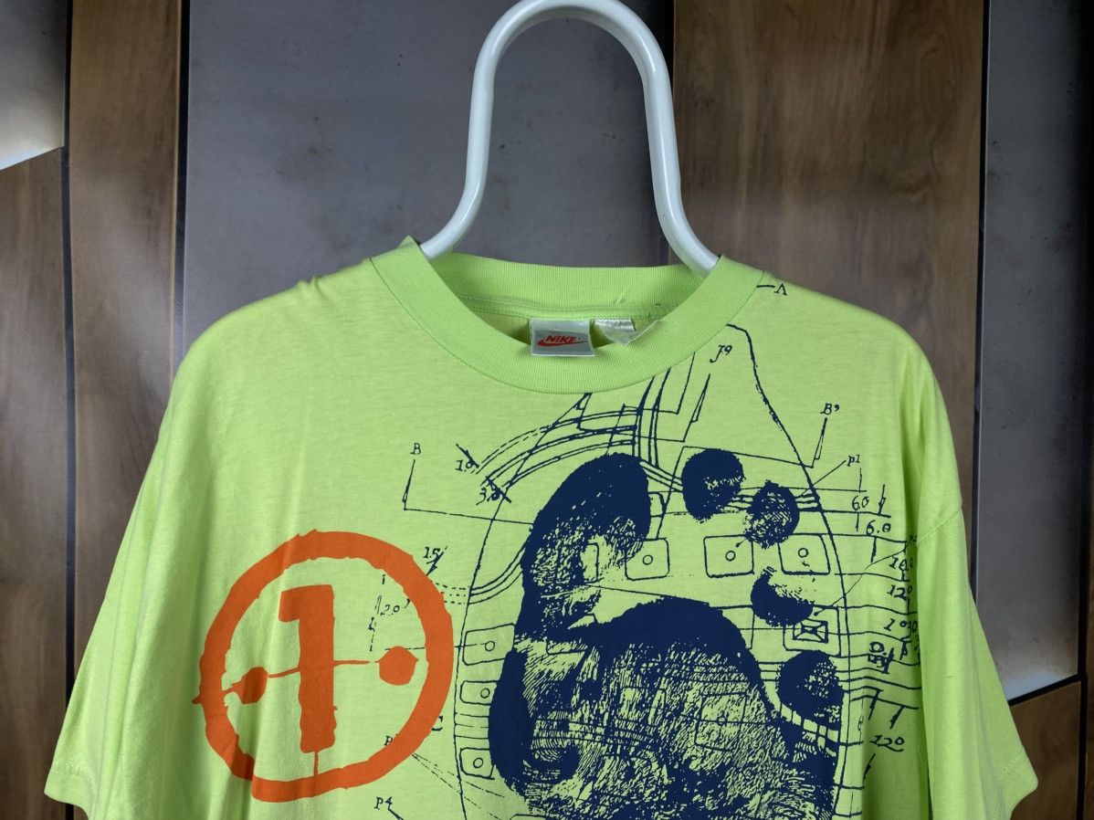 Nike ®️Vintage 90s T-Shirt Nike Big Swoosh Logo VTG Art Tee®️ Size US M / EU 48-50 / 2 - 3 Thumbnail