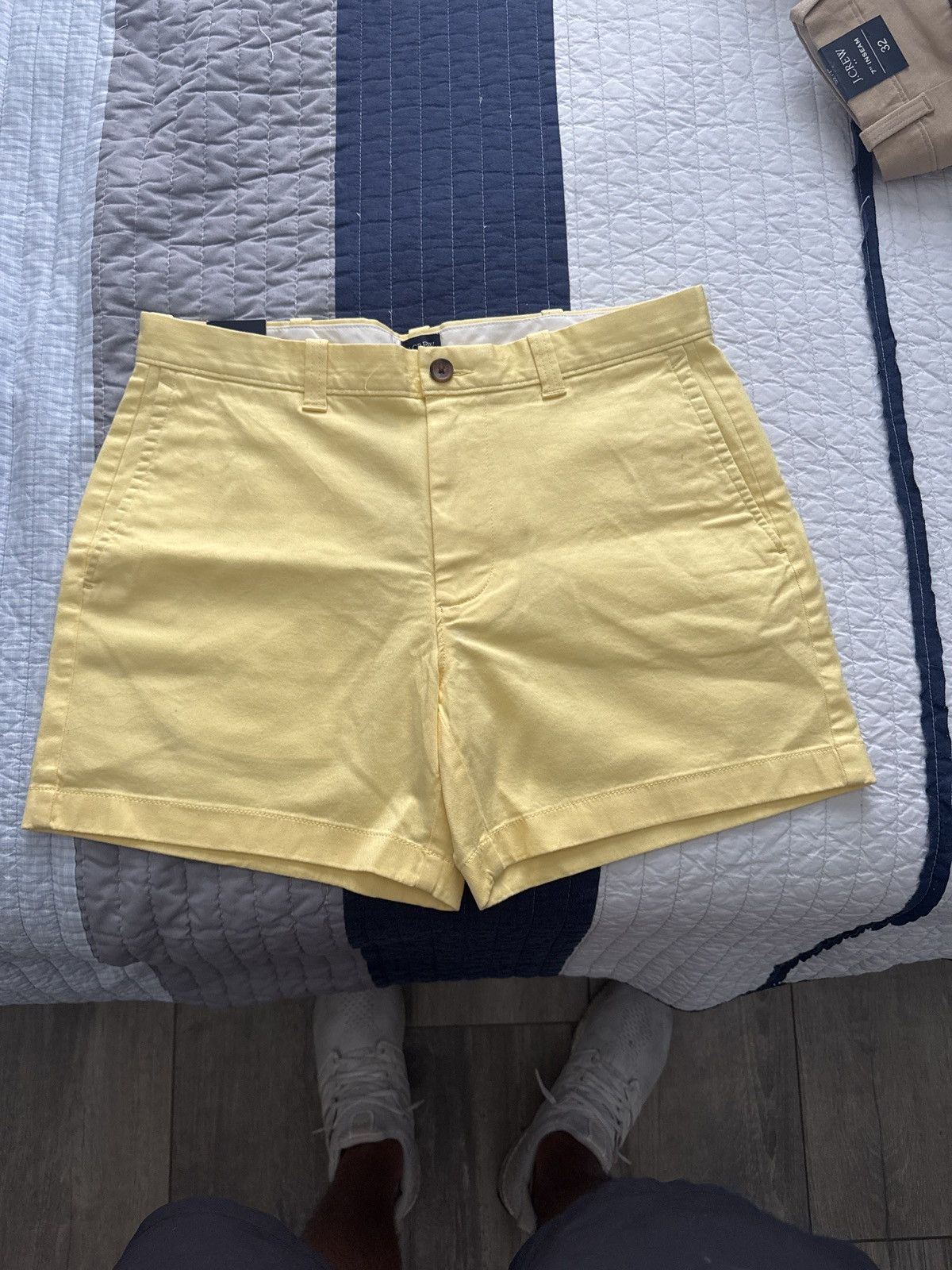 J.Crew 5” Boat Shorts Size US 32 / EU 48 - 1 Thumbnail