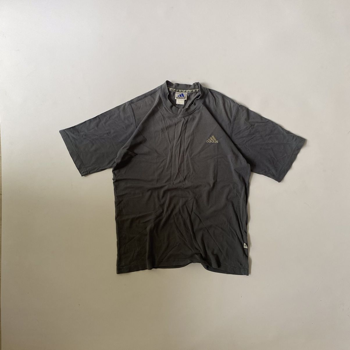 Adidas Adidas Vintage Y2K Tshirt Oversize Fit Size US M / EU 48-50 / 2 - 1 Thumbnail