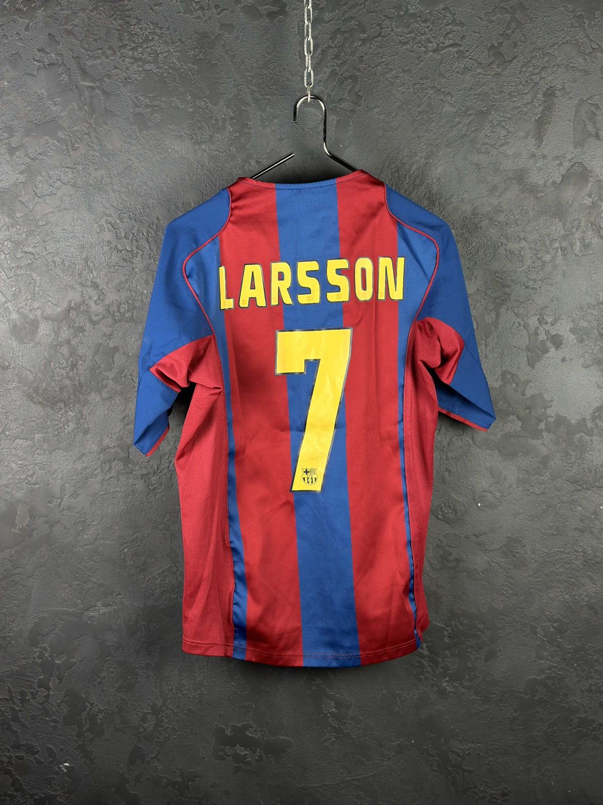 Vintage FC Barcelona LARSSON #7 2004 Jersey Home Shirt Size US S / EU 44-46 / 1 - 3 Thumbnail
