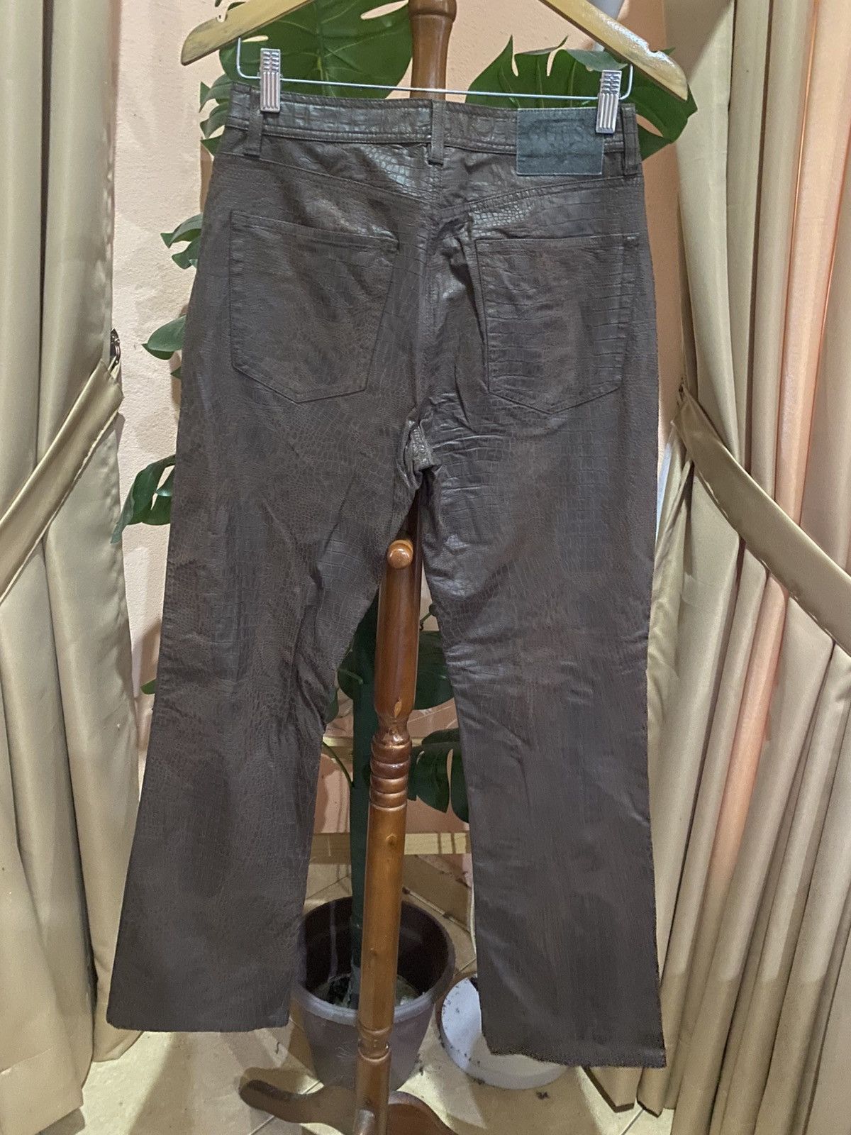Guess Vintage Guess Jeans G.J. Croc Embossed Brown Pants Size 28" / US 6 / IT 42 - 8 Thumbnail
