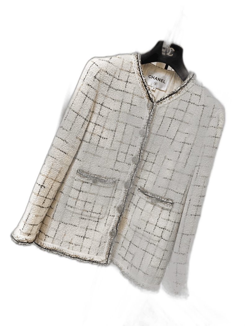 Chanel Chanel Classic White Jacket for Women Size M / US 6-8 / IT 42-44 - 1 Thumbnail