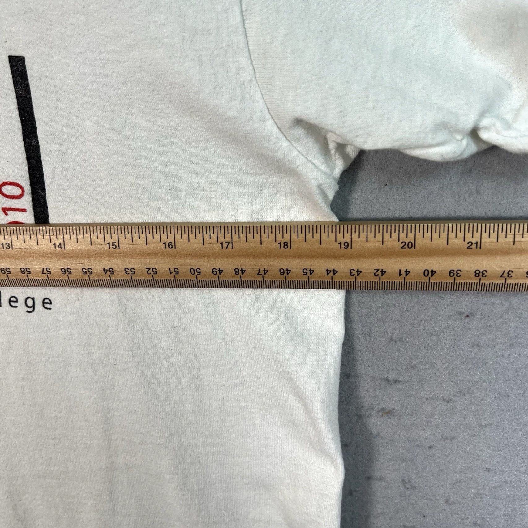 Fruit Of The Loom VINTAGE Fruit of the Loom T-Shirt University White Adult Medium Crew Neck Short Sleeve Mens 90s Concert Theme White Mens Size US M / EU 48-50 / 2 - 2 Thumbnail