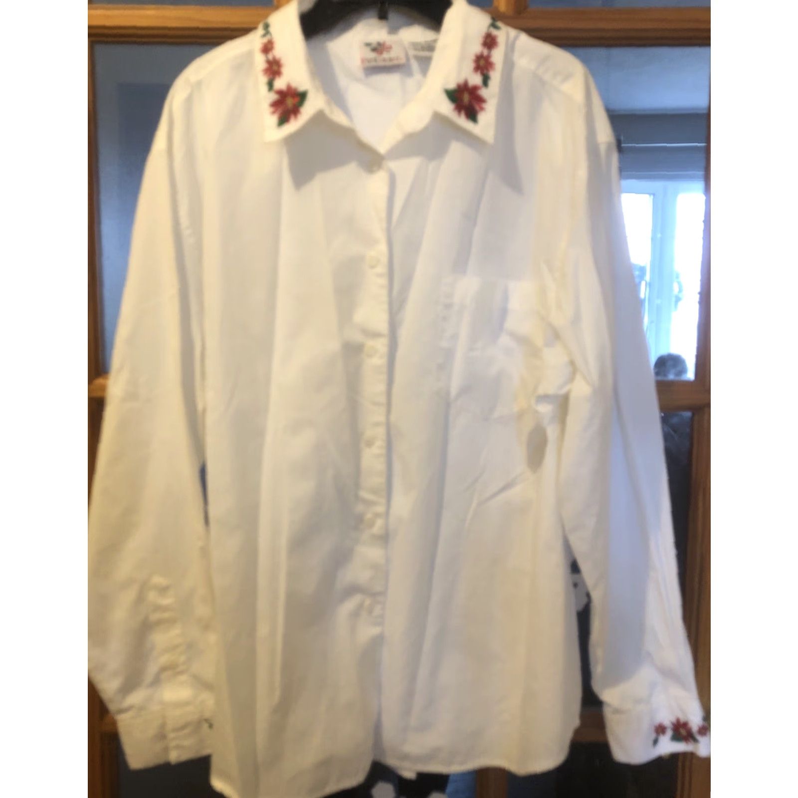 Vintage VINTAGE Nutcracker White Button-Up Shirt Christmas Holiday Holly Poinsettia Long Sleeve L Large Women’s Shirt Size L / US 10 / IT 46 - 2 Thumbnail