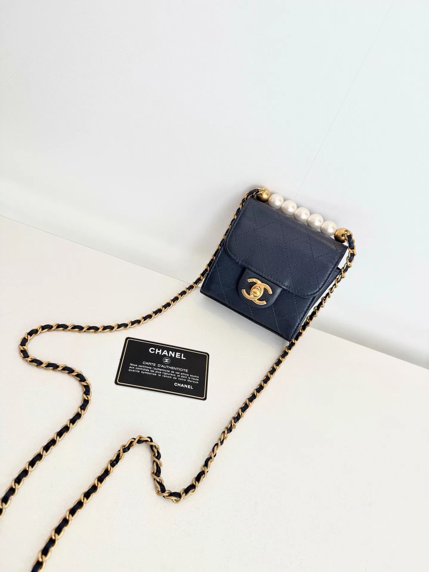 Chanel Pre-loved Bag Very good condition Size ONE SIZE - 1 Thumbnail