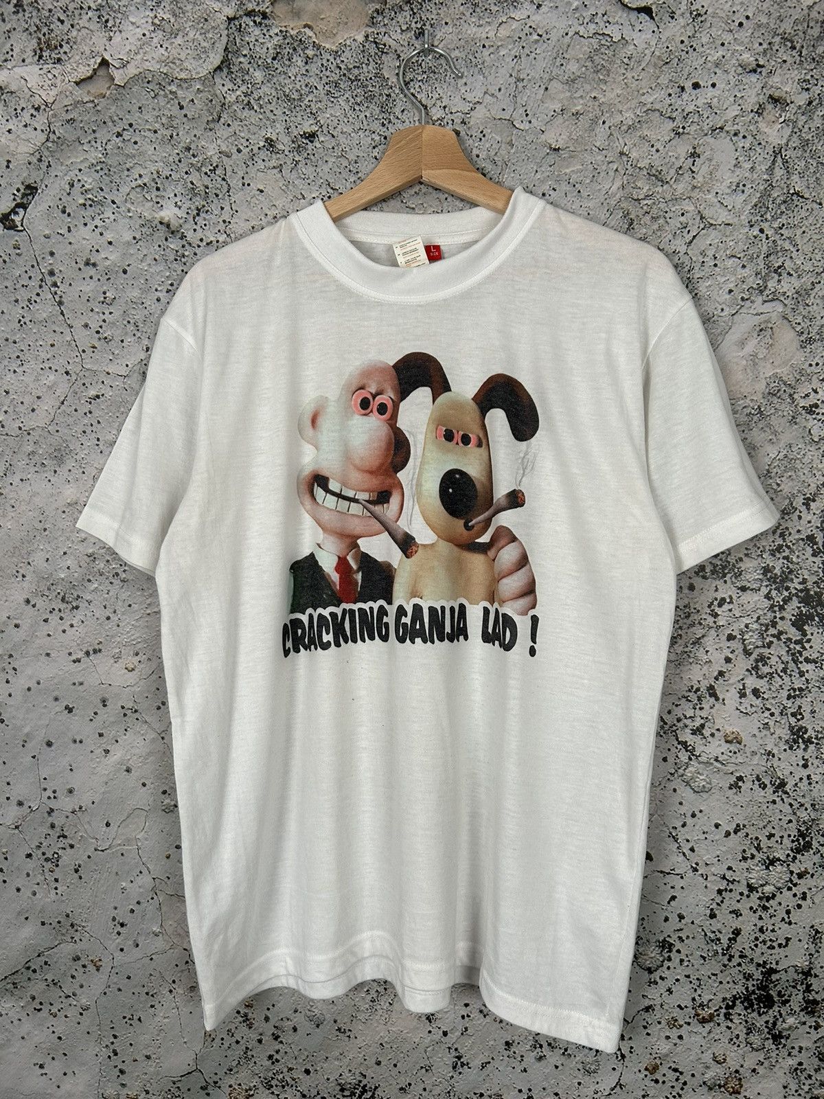 Vintage Vintage Cracking Ganja Wallace and Gromit Graphic Tee Humor Size US L / EU 52-54 / 3 - 1 Thumbnail